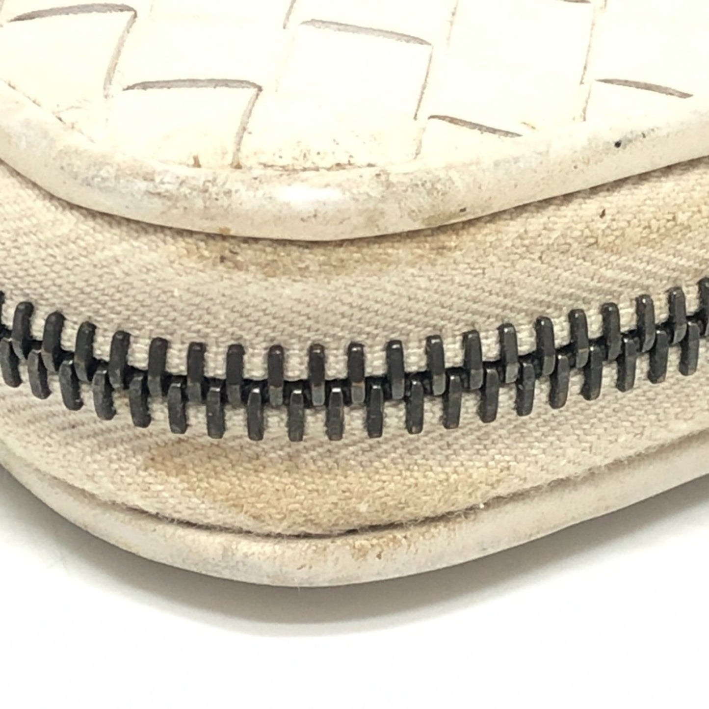 BOTTEGA VENETA 114076 Intrecciato Long Wallet with Round Zipper, Leather, Women's, White