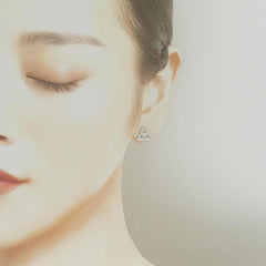 Louis Vuitton Puss LV Volt One Earring (Single Earring) — Like New