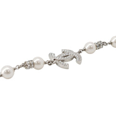 Chanel necklace with Coco Mark, faux pearl and rhinestone design. CHANEL for women — Like New