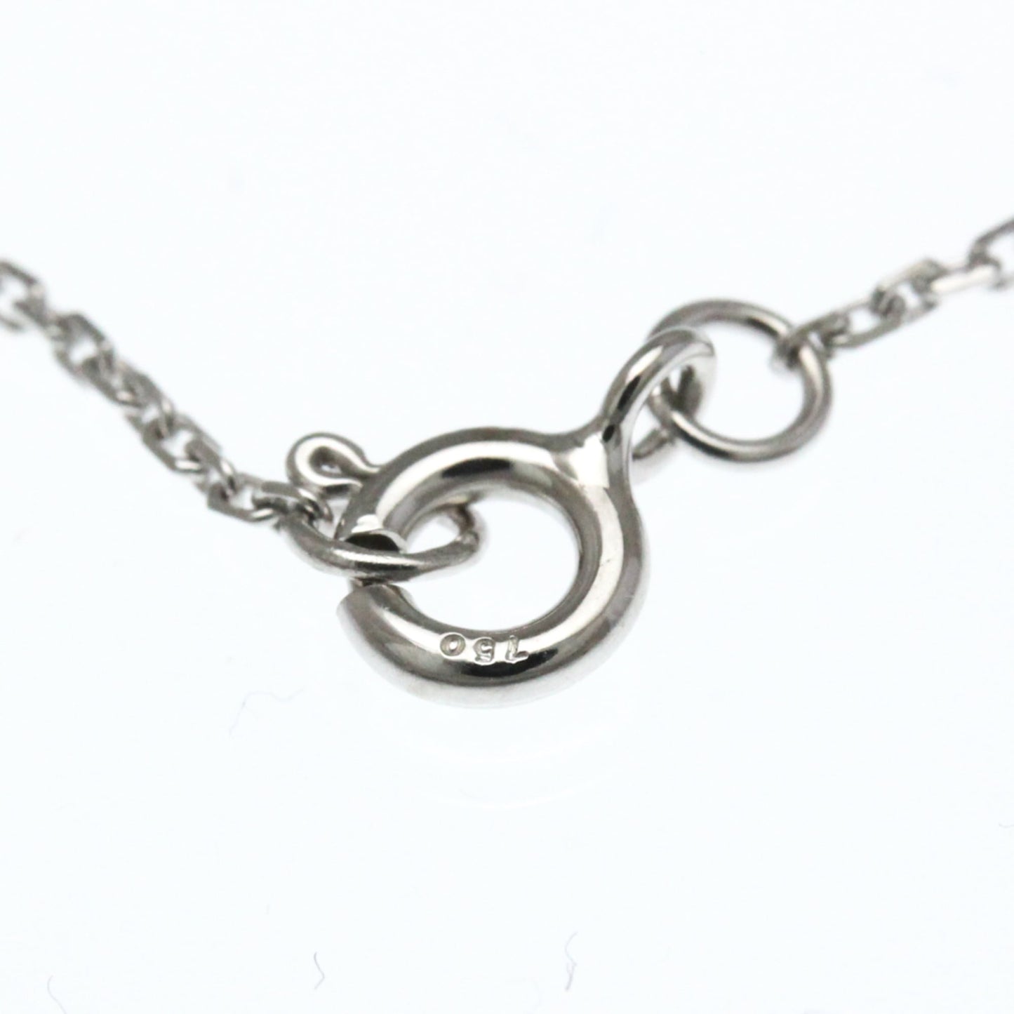 Louis Vuitton Star Blossom BB Necklace, Onyx And Diamond White Gold (18K) Diamond,Onyx Men,Women Fashion Pendant Necklace (Silver)