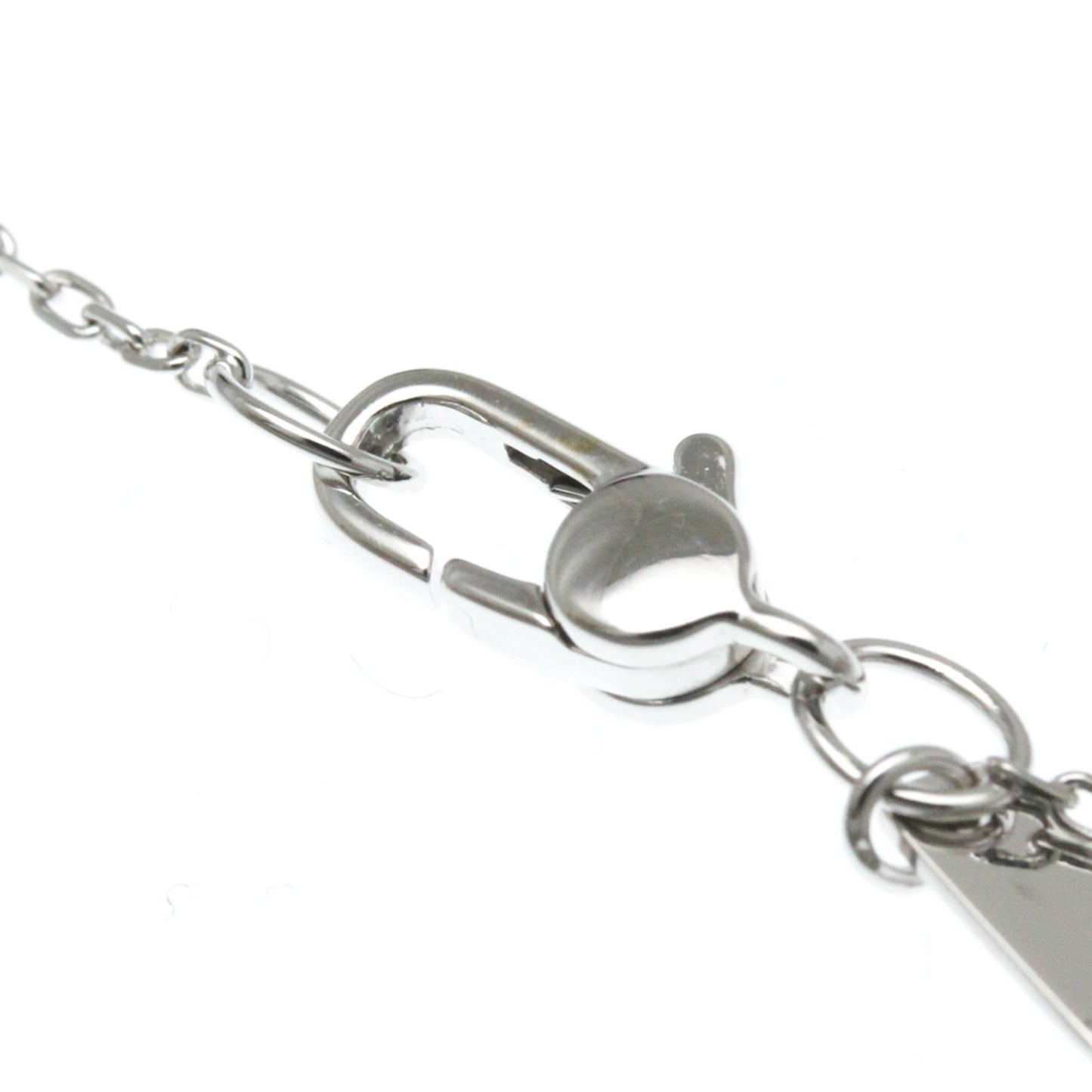 Gucci Icon Amor Diamond Necklace White Gold (18K) Diamond Men,Women Fashion Pendant Necklace (Silver)