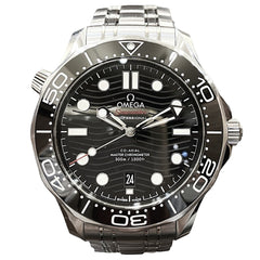 Omega Seamaster Diver 300 wristwatch, total weight 176g, stainless steel, automatic movement, black dial, model number 210.30.42.20.01.001 — Good