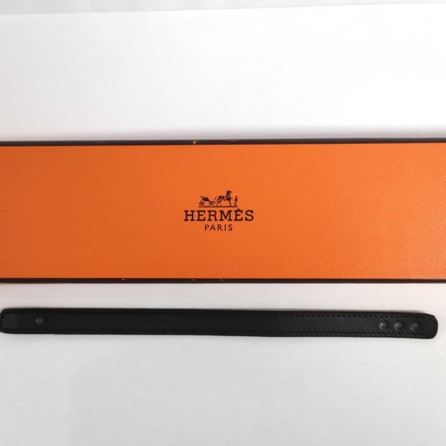 HERMES Serie Looping Bracelet in Red and Black Leather for Women