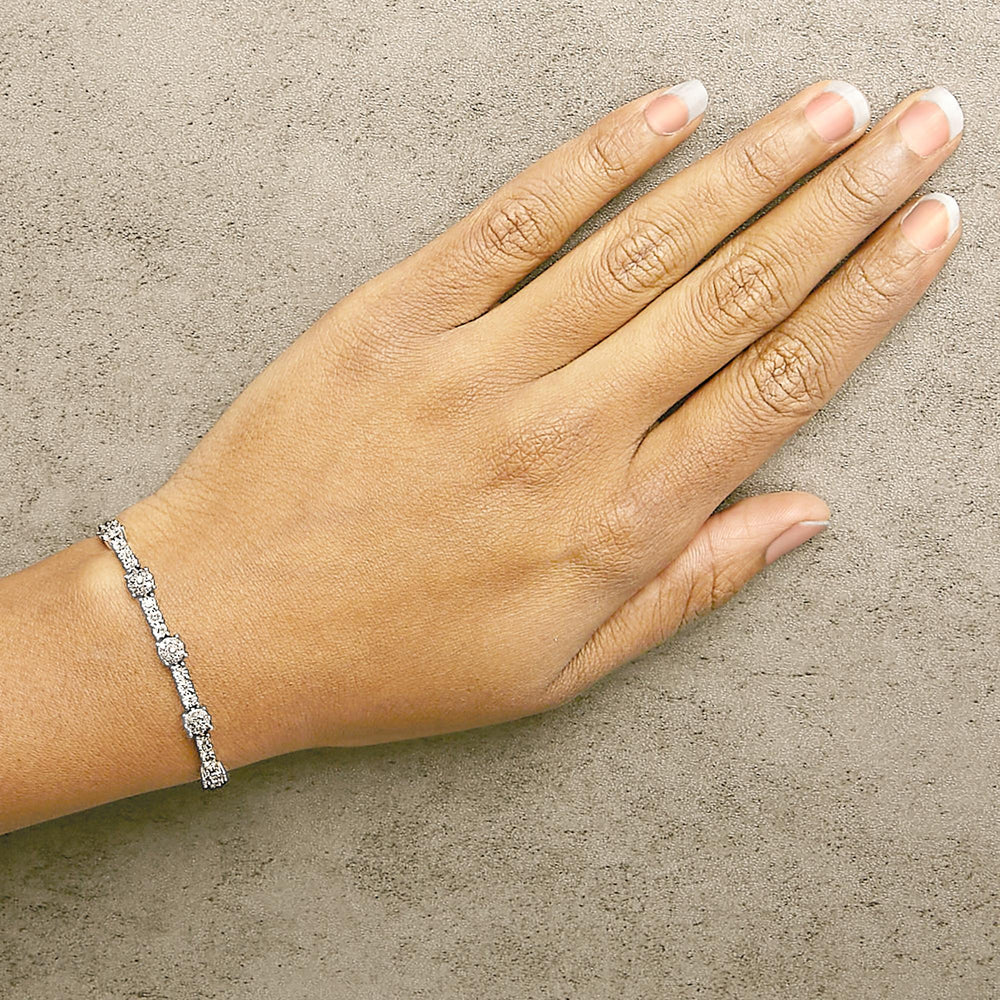 .925 Sterling Silver 1/2 Cttw Diamond Cluster and Bar Bolo Bracelet