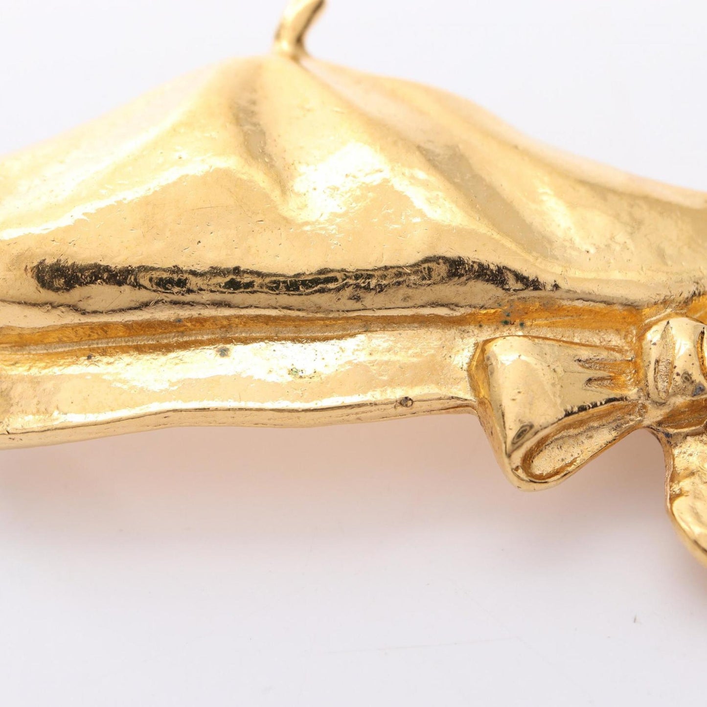 CHANEL beret motif brooch, gold-plated, for women.