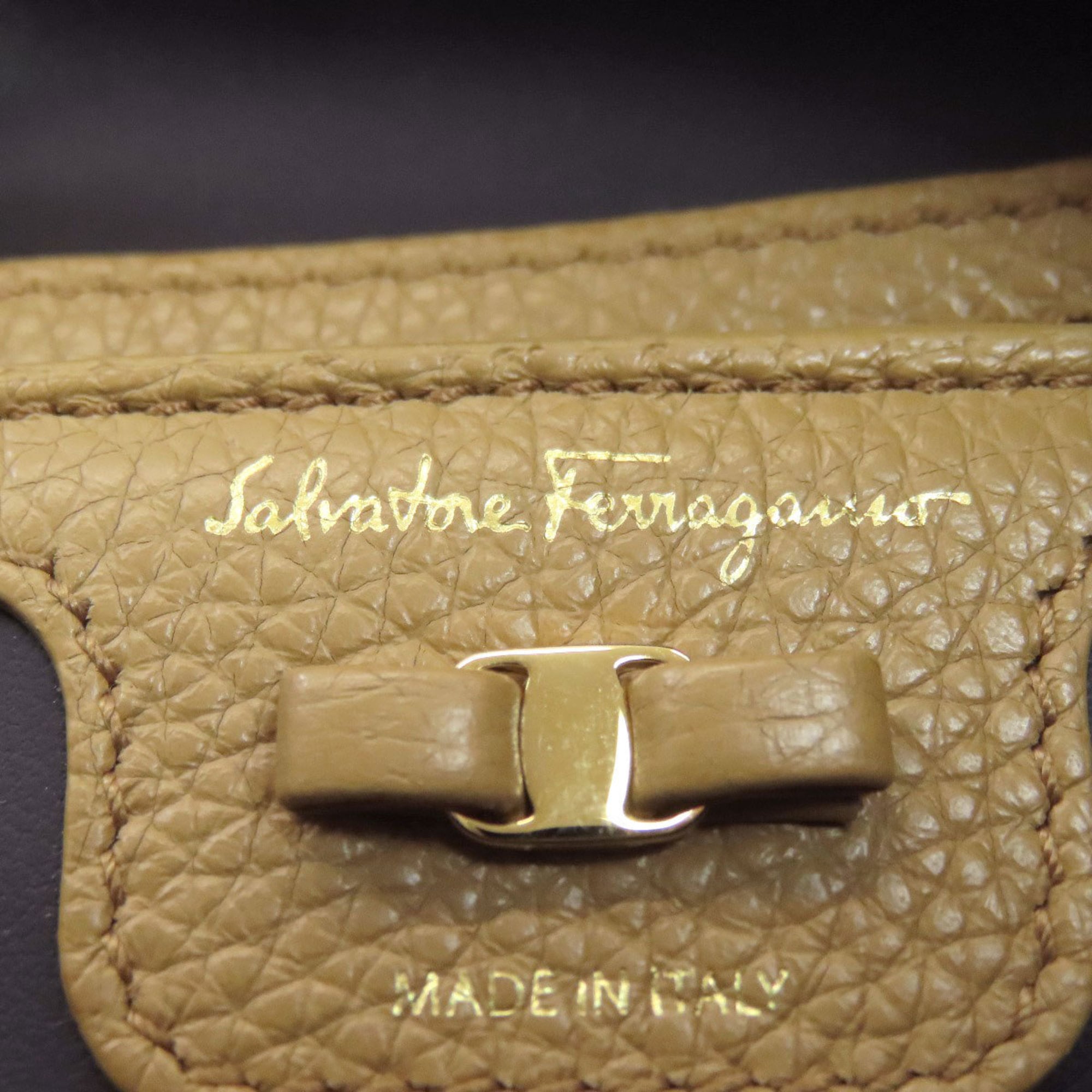 Salvatore Ferragamo Vara Ribbon Shoulder Bag Leather Women's