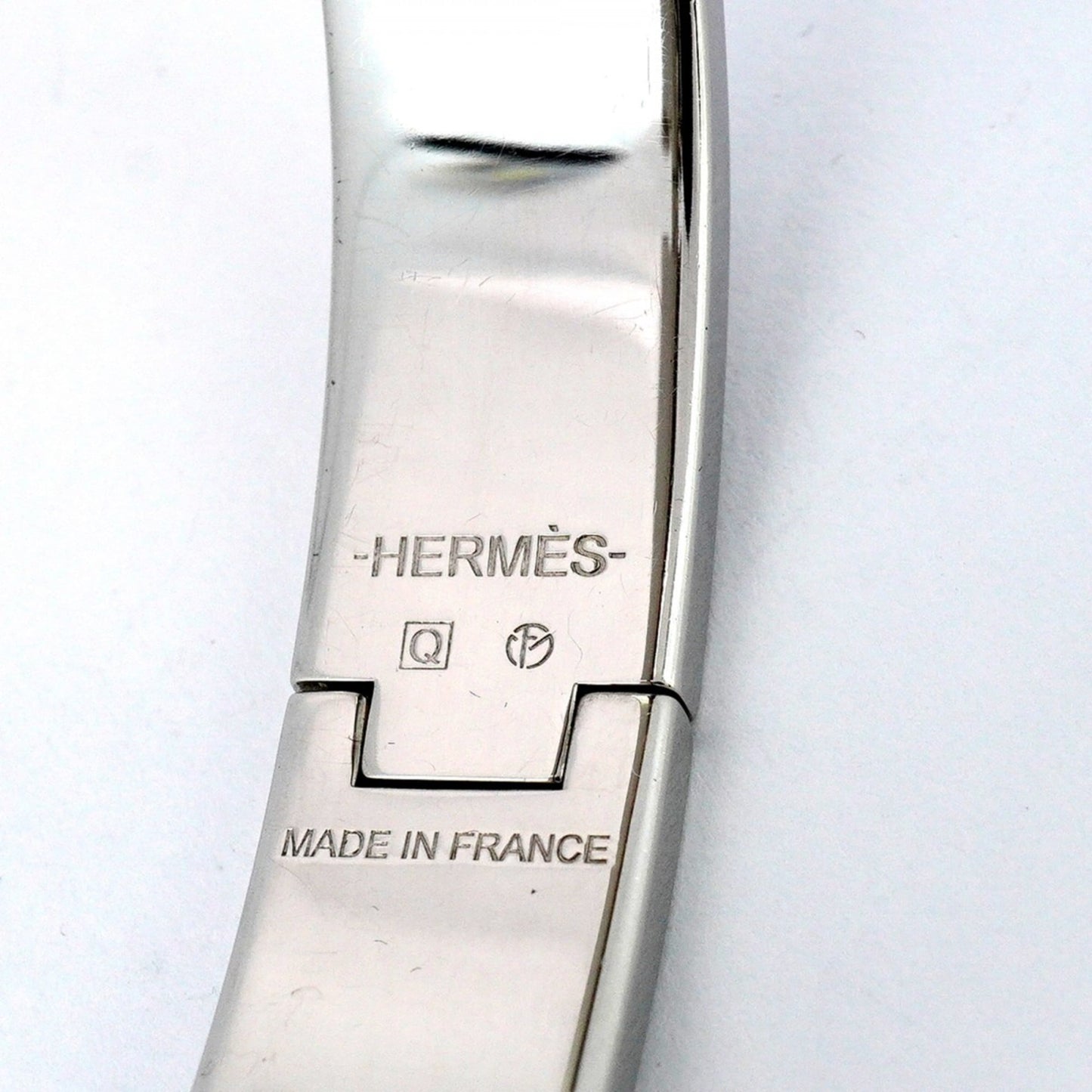 Hermes Click Cluck PM Bangle in Metal and White for Women