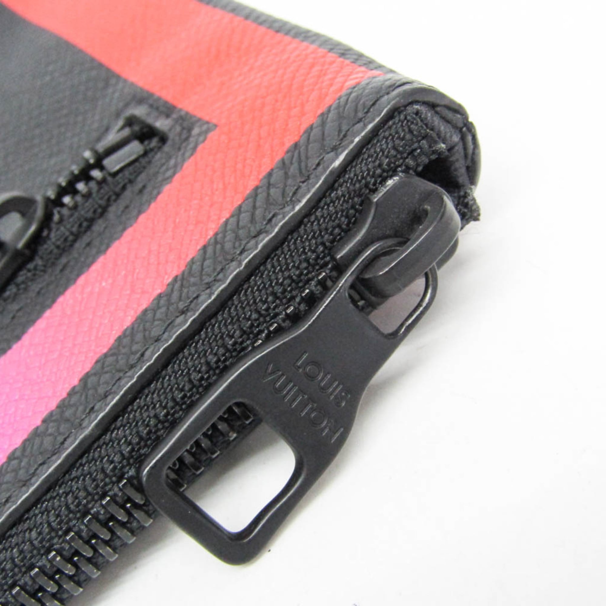 Louis Vuitton Taiga Rainbow Pochette M30347 Men,Women Clutch Bag Black,Multi-color — Like New