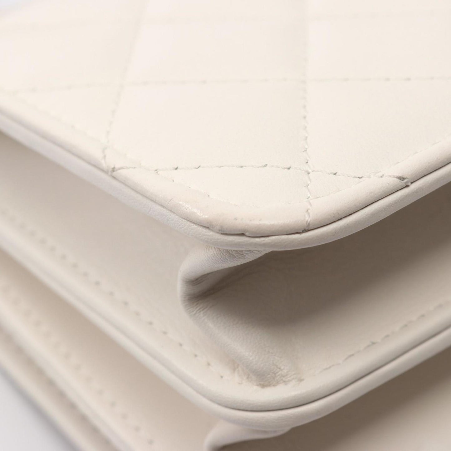 CHANEL Matelasse Top Handle Phone Case Shoulder Bag in Lambskin Leather (White)