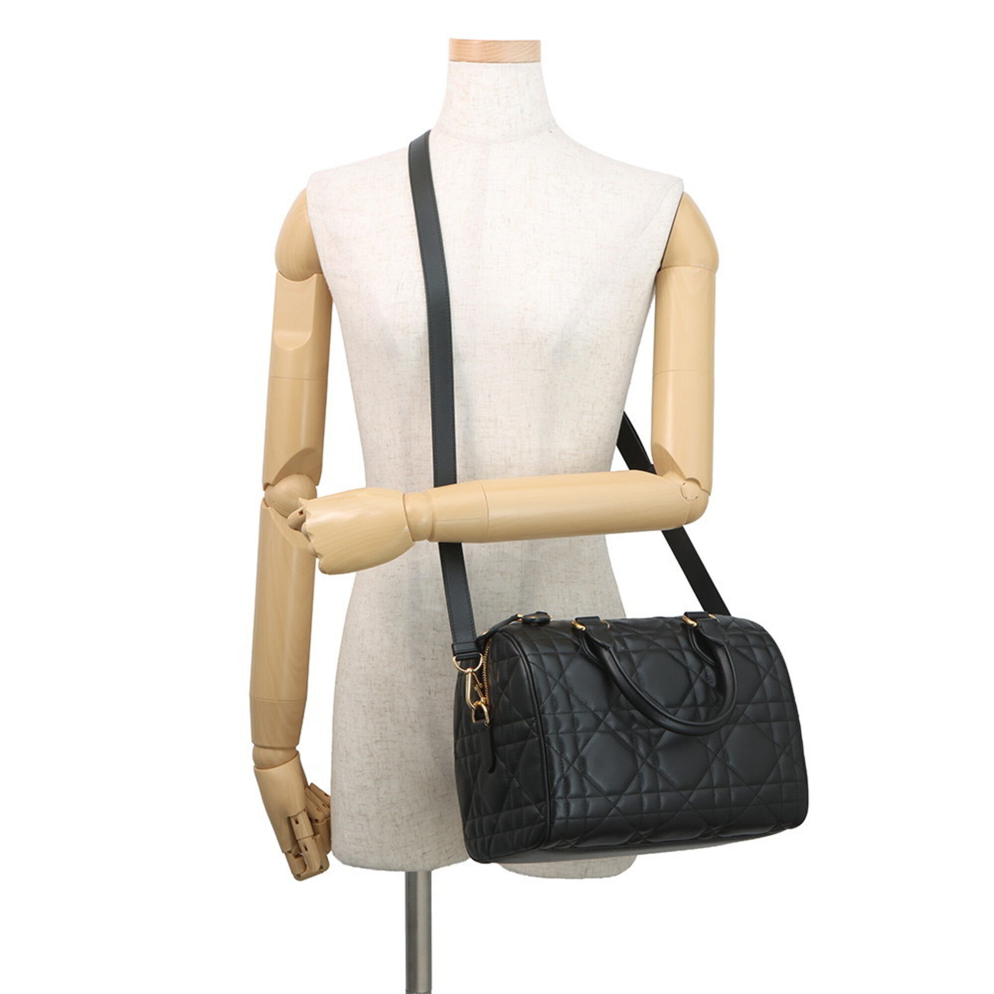 Christian Dior Macro Cannage Groove 25 Medium Calf Leather Handbag M1365UBOL 2-way Black for Women — Like New