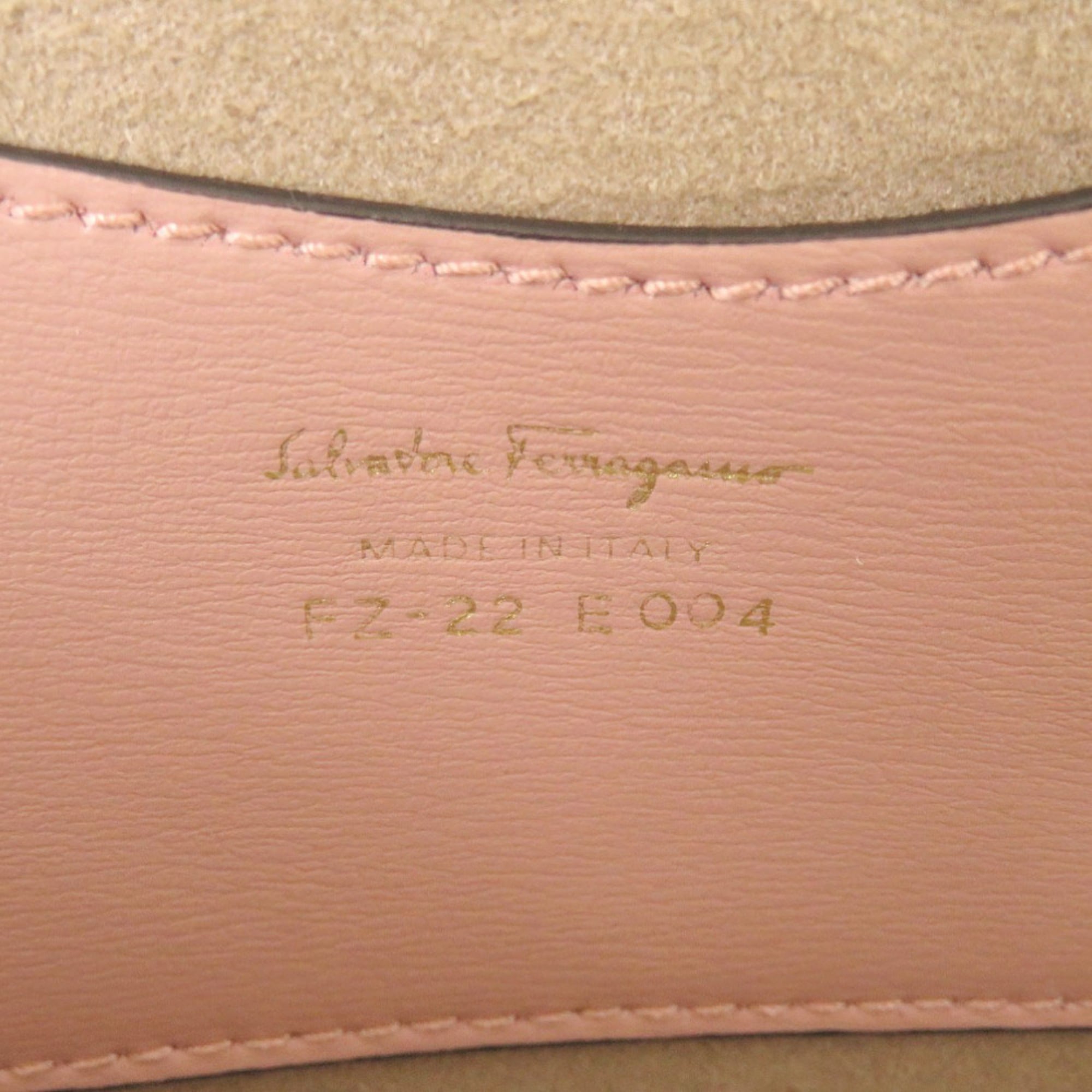Excellent condition Salvatore Ferragamo 2-way Vara Ribbon leather pink shoulder bag 0588