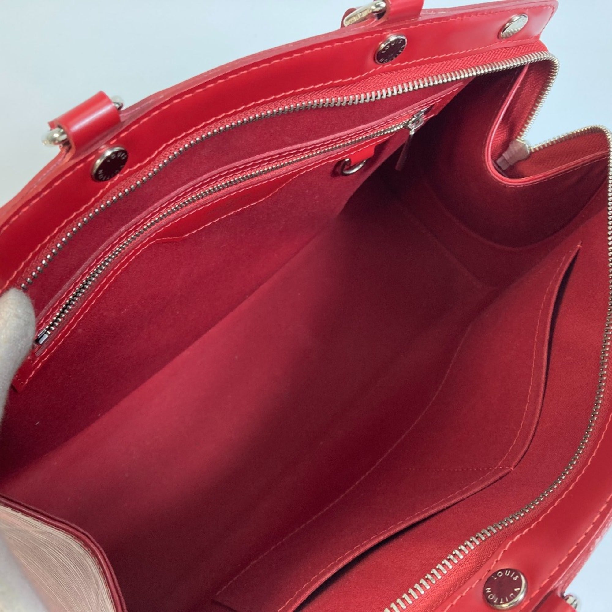 Louis Vuitton M4030E Epi Bag shoulder bag 2WAY Hand Bag Carmine Red — Like New