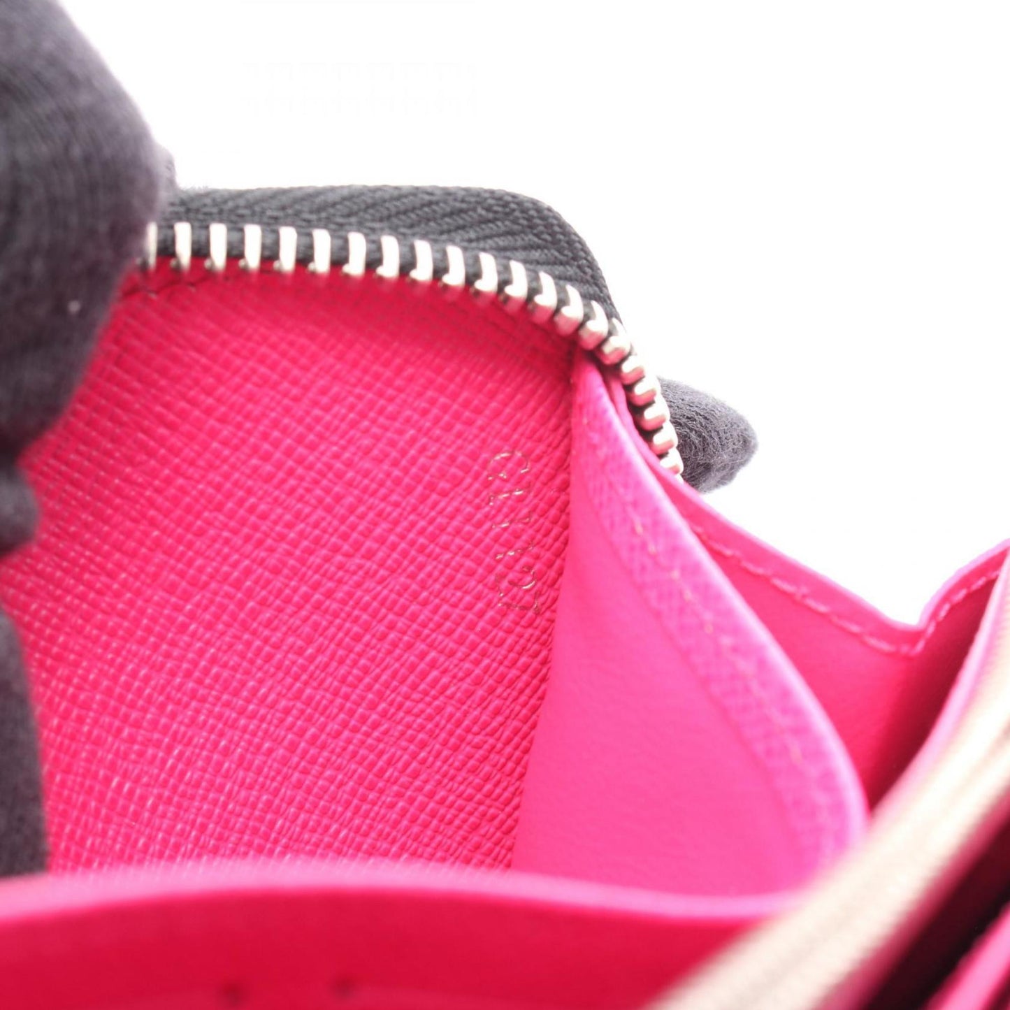 Louis Vuitton Zippy Wallet Epi Leather Noir Hot Pink Round Long Women's Black and M64838