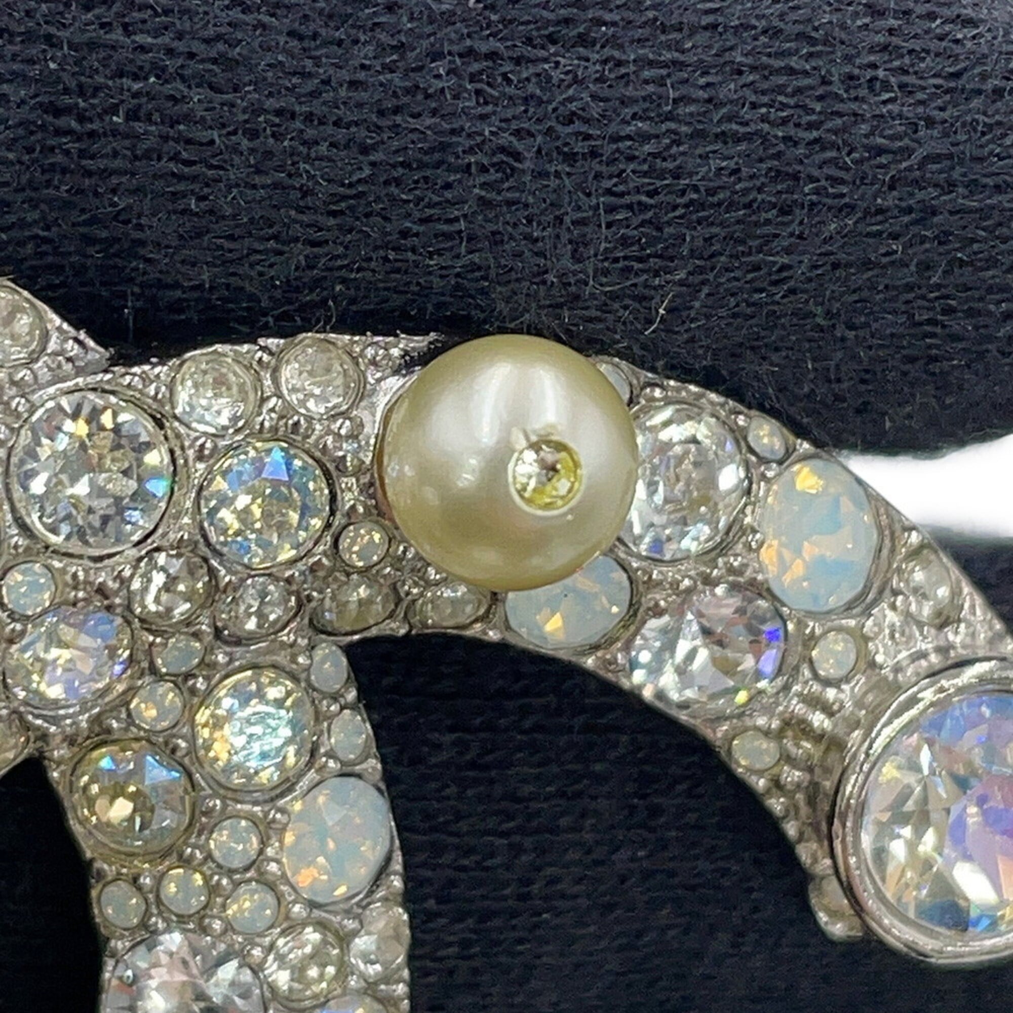 Chanel Brooch, Coco Mark Rhinestone, Faux Pearl, Metal, B17K A96841 CHANEL Brooch BROACH — Like New