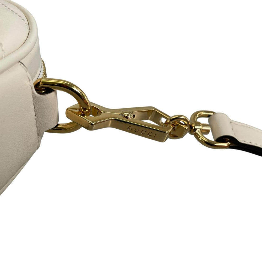 Gucci shoulder bag, heart chain, interlocking G design, leather, 751628, white — Like New