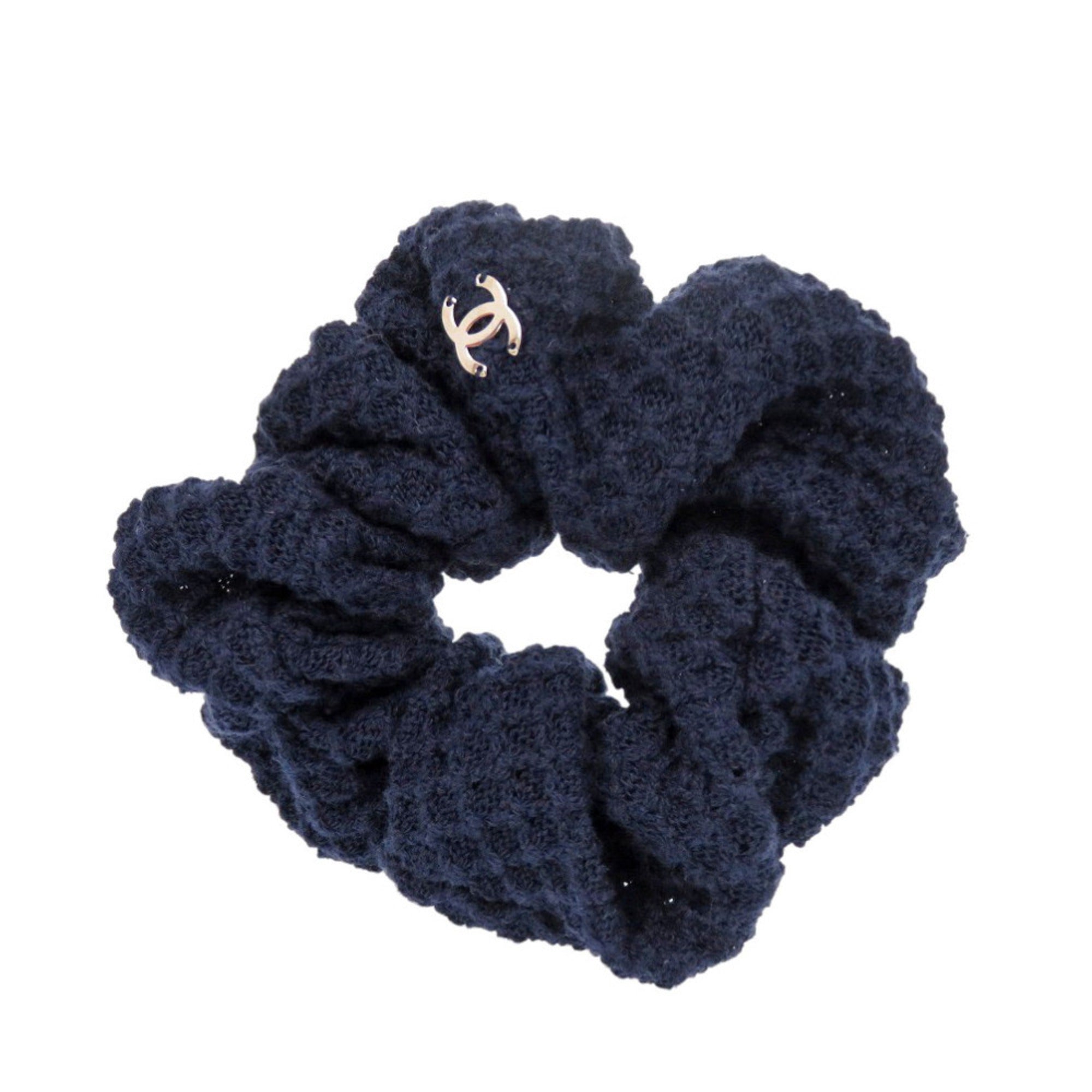 Like new Chanel 3-piece travel set including headband, scrunchie, and pouch, cotton, navy blue, 0541 CHANEL — Like New