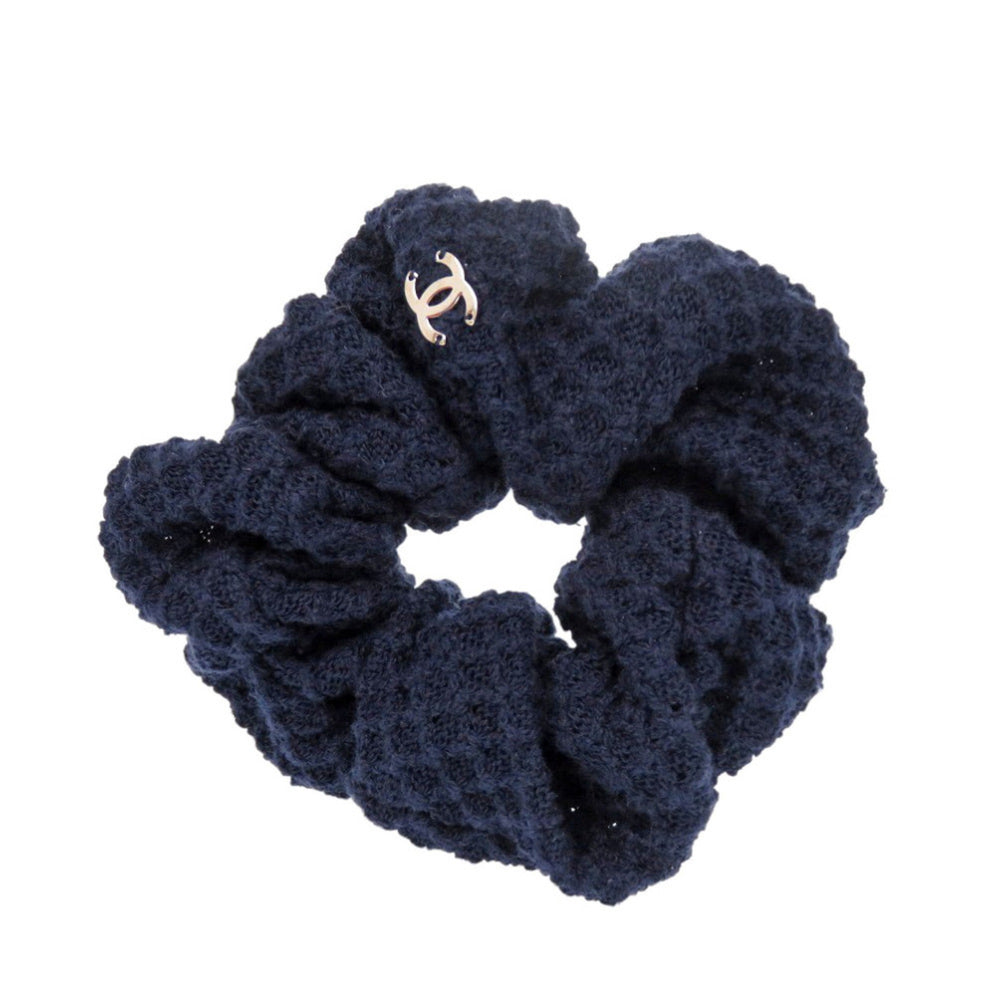 Like new Chanel 3-piece travel set including headband, scrunchie, and pouch, cotton, navy blue, 0541 CHANEL — Like New
