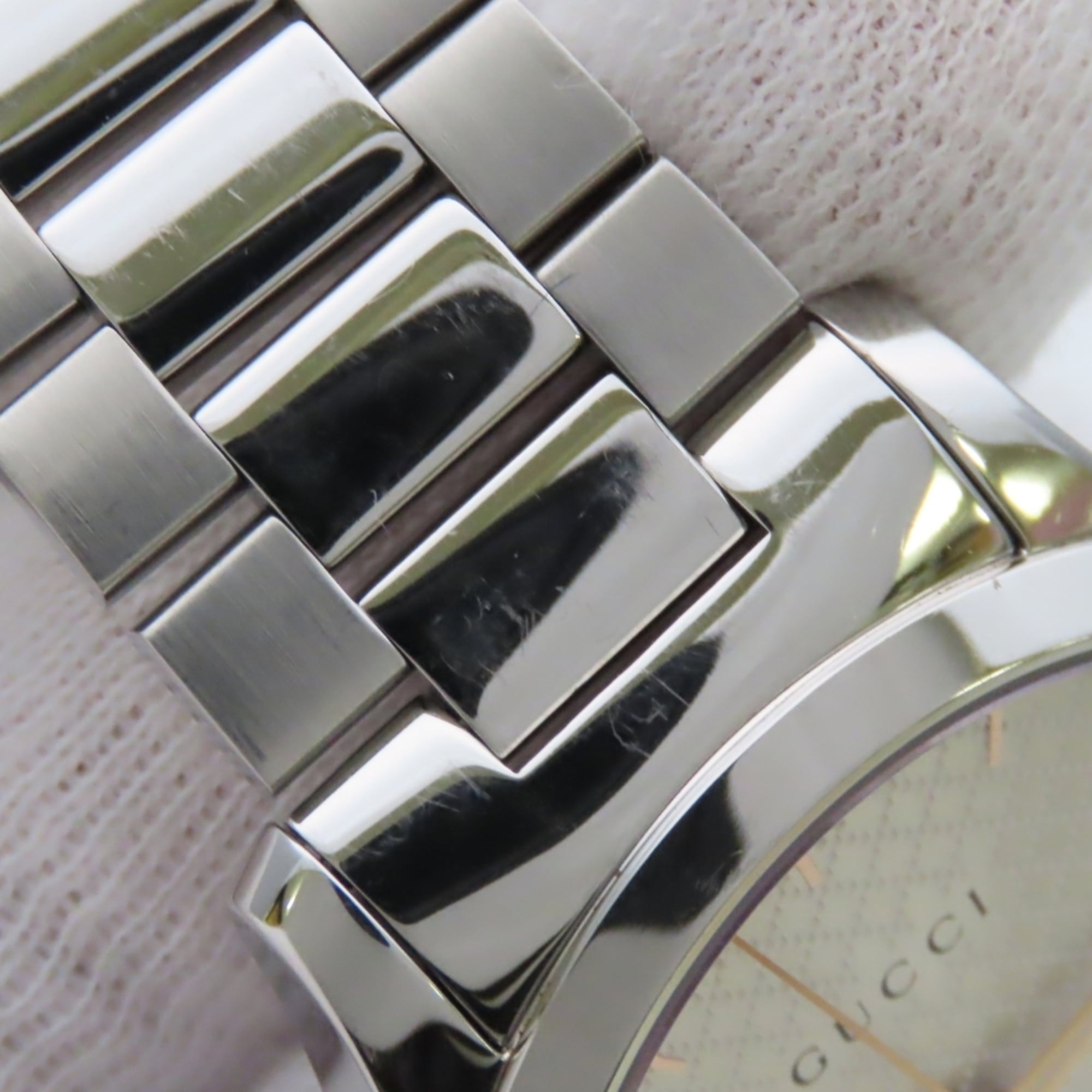 Gucci G-Timeless 126.4 SS Diamante Men's Watch GUCCI — Good