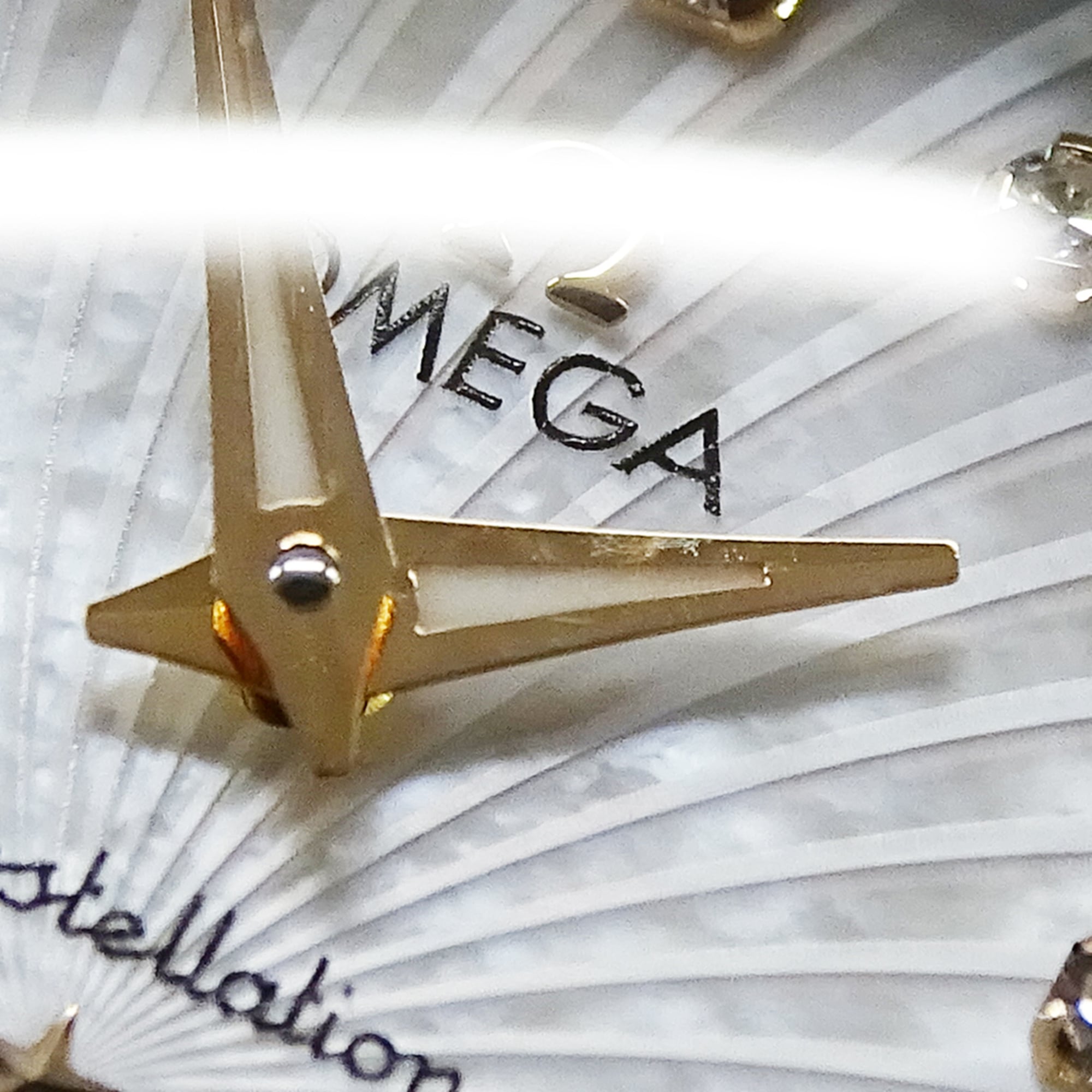 Omega Constellation Brushed 123.25.24.60.55.002 Women's Watch, Brand Name, 12P Diamonds, Mother-of-Pearl, Quartz Movement, Stainless Steel (SS) and Pink Gold (PG) — Good