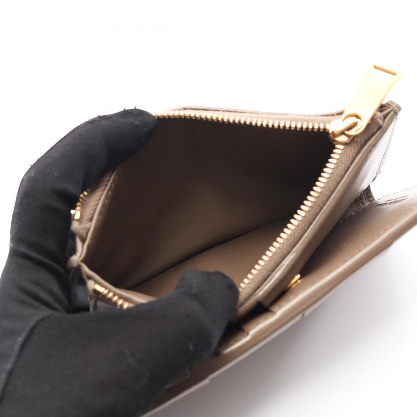 Bottega Veneta Intrecciato Leather Bi-fold Wallet for Men and Women in Brown