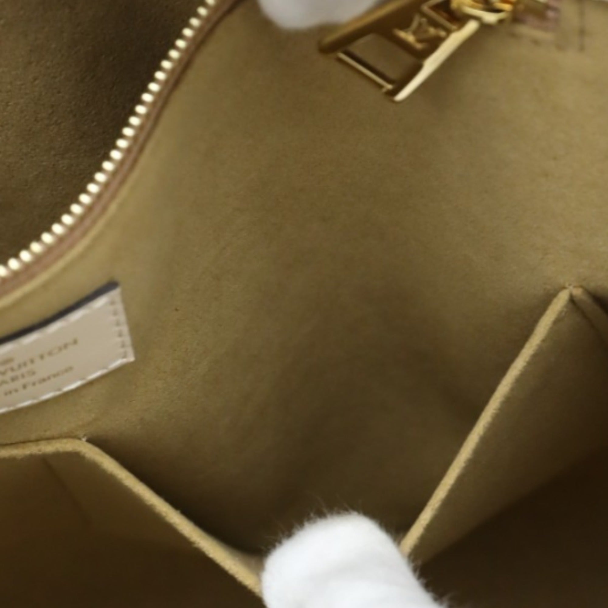 Louis Vuitton LOUIS VUITTON Tote Bag On the Go GM Monogram Shoulder Empreinte M45081 Beige LV — Like New