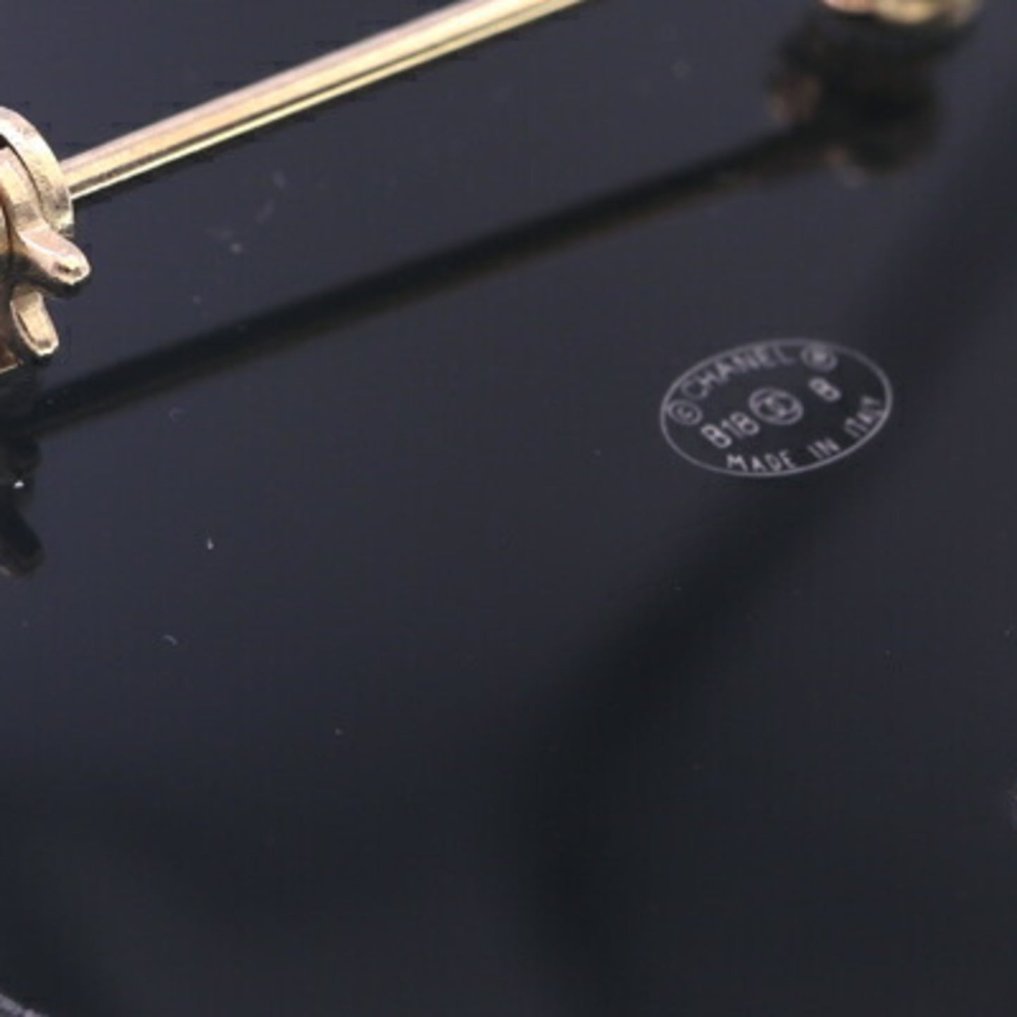 CHANEL Camellia Coco Mark Round Brooch, Black Plastic, Rhinestones, Faux Pearls, B18, 2018 Model, Women's Pin