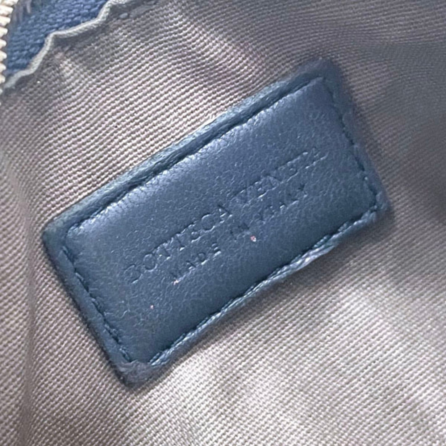 Bottega Veneta Intrecciato Coin Purse in Navy Leather (Product Code: 131232) with Mesh Purse, Keychain, Card Case, and Holder KK-16086)