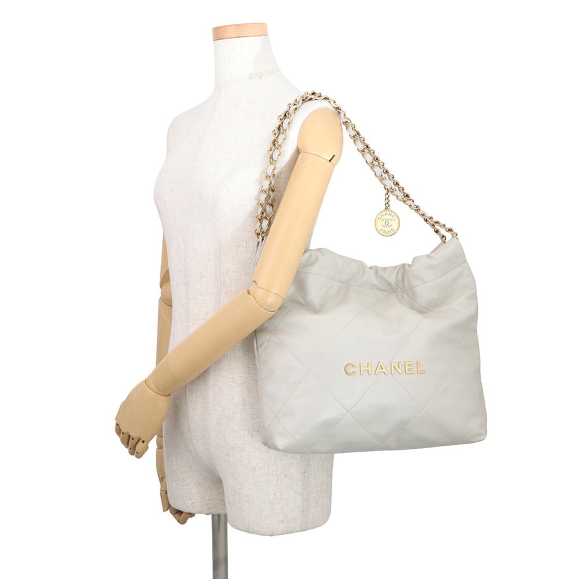 Chanel handbag CHANEL 22 Matelasse Small Shiny Calfskin AS3260 for women — Like New