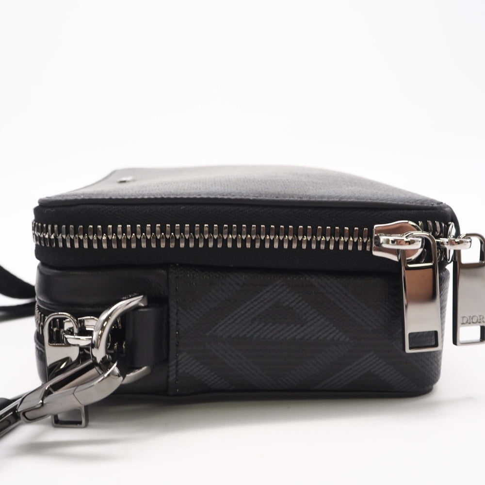 Christian Dior CD Diamond Messenger Pouch 2ESBC119 Shoulder Bag Black Gray Leather Women's — New - Store Return