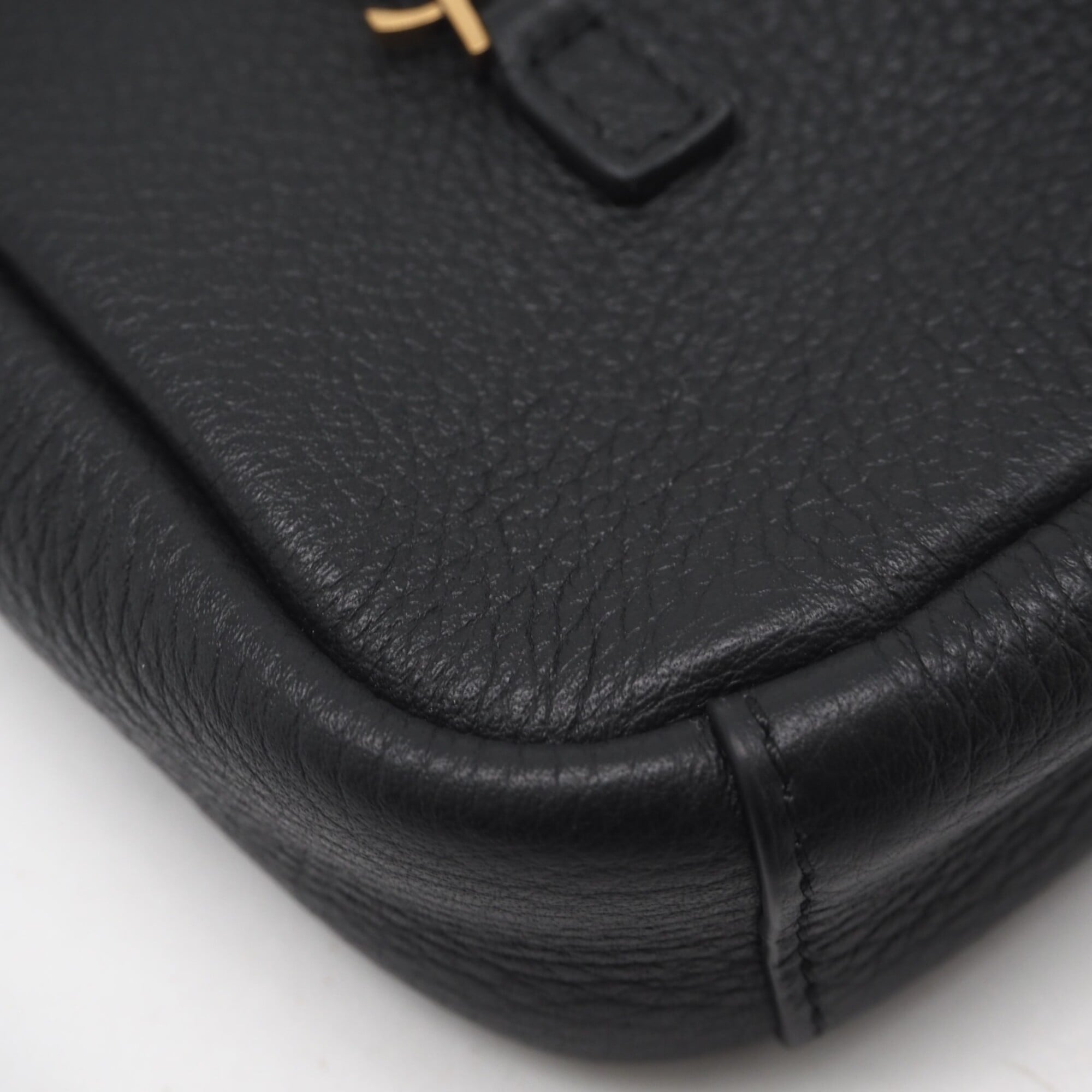 YVES SAINT LAURENT Grain Leather LE 5 A 7 Soft Micro 823960 Pouch Black Lambskin Women's — New - Store Return