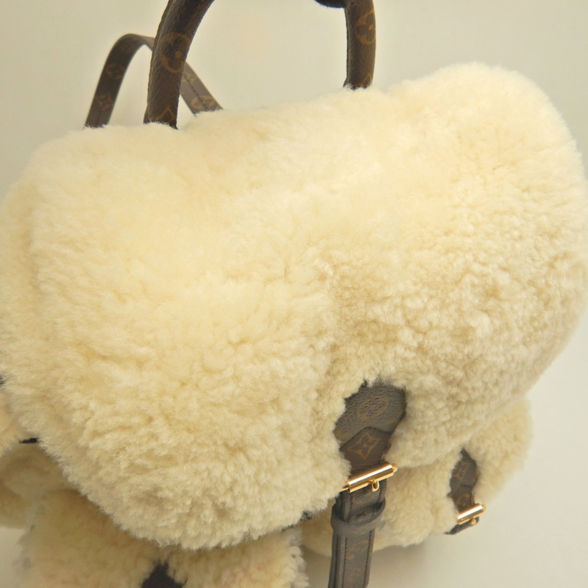 LOUIS VUITTON Monogram Shearling LV SKI Backpack 2024 Collection M23384 Cream Women's 254212 — Like New