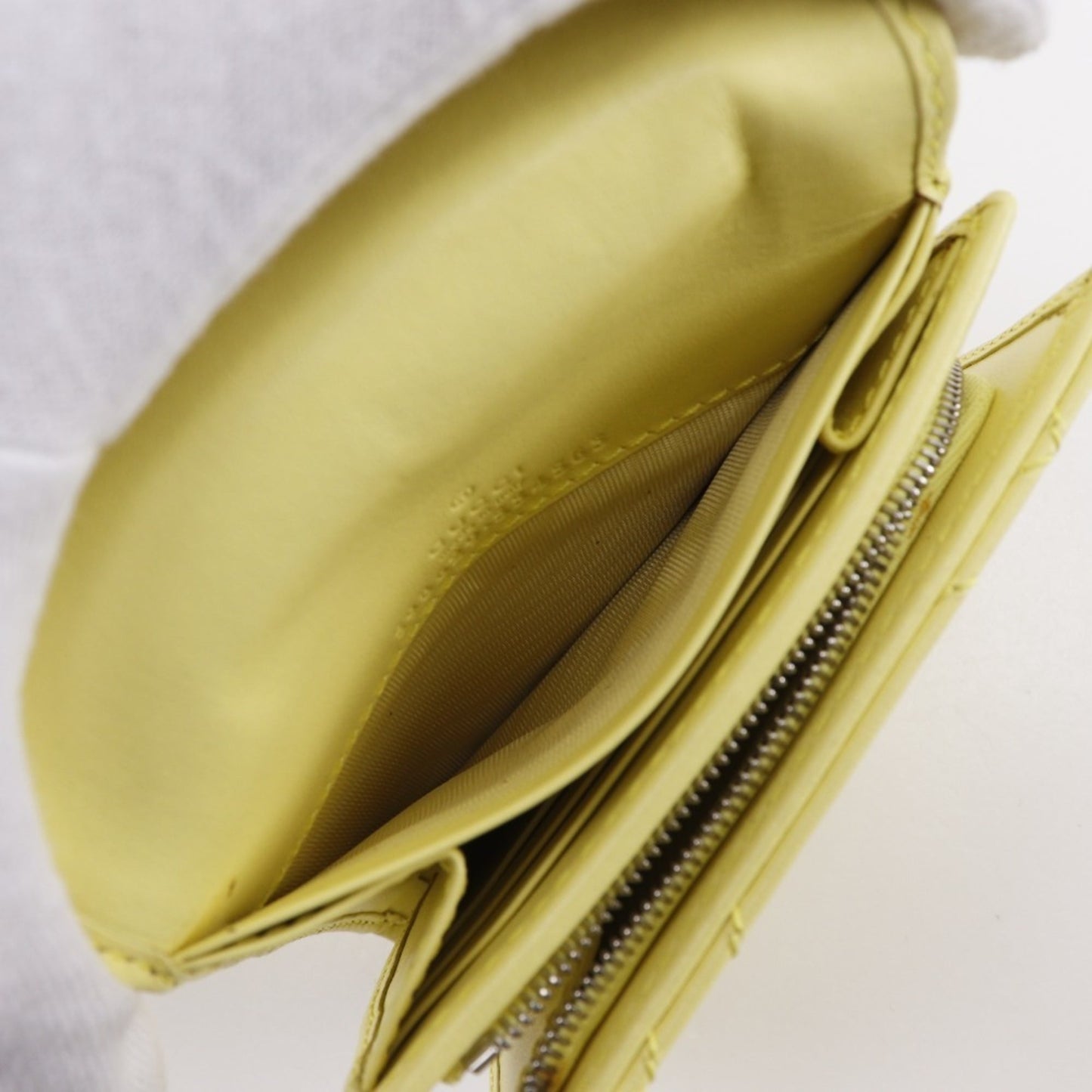 Gucci GG Marmont Wallet, Bi-fold Wallet 598629, Leather, Made in Italy, Snap Button, Women's