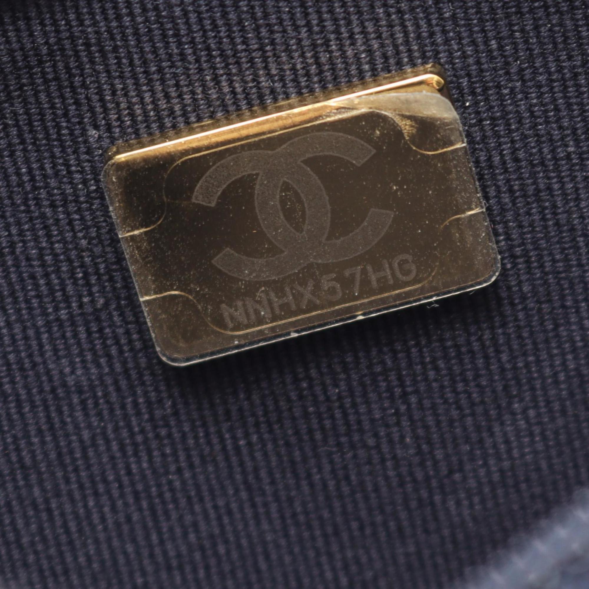 CHANEL CHANEL19 Matelasse Shoulder Bag in Grained Calfskin Leather, Navy