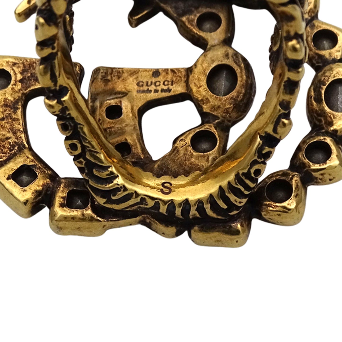 Gucci GG Marmont ring for men and women, gold, multicolored, with beaded details a vintage feel.