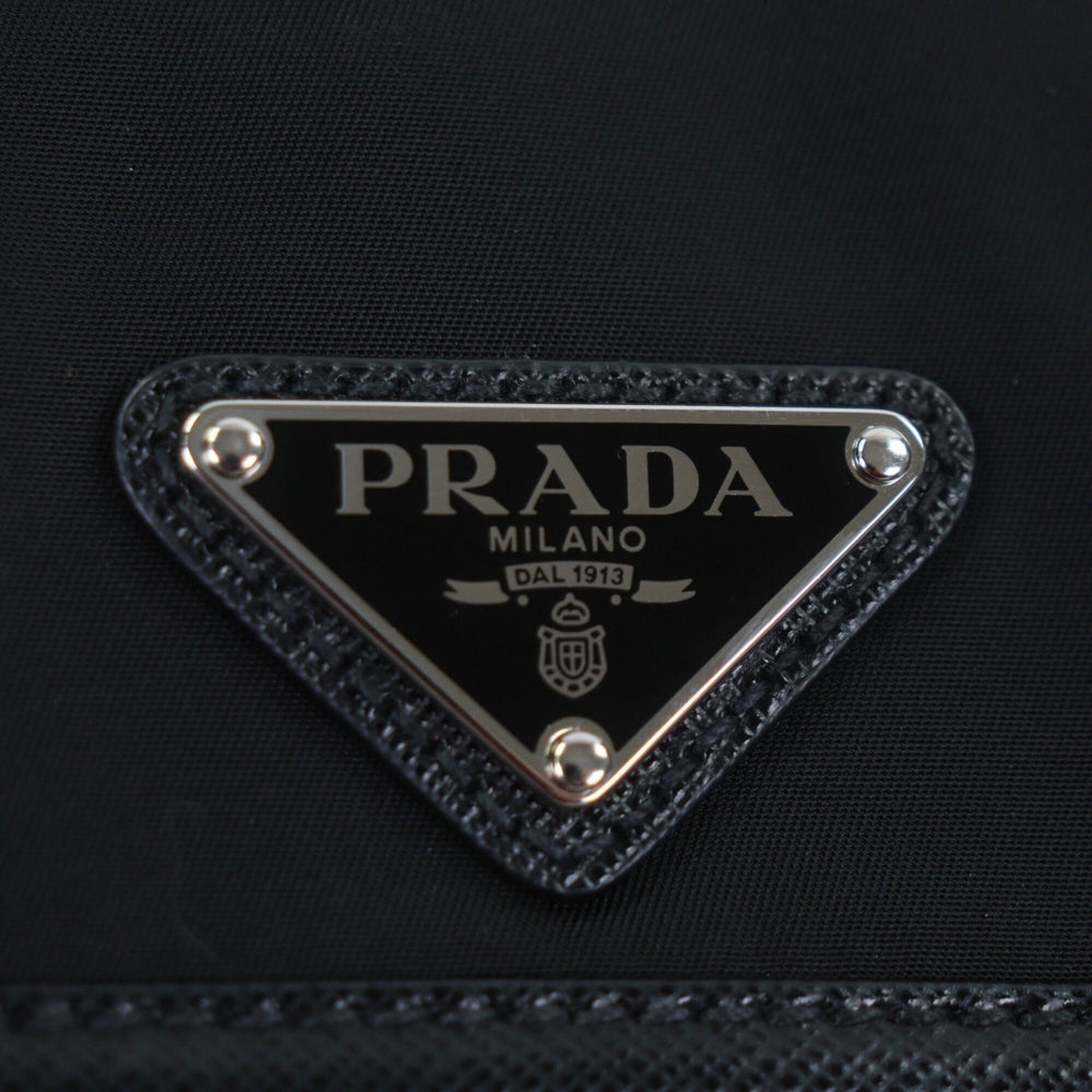 PRADA 2VH176 Nylon Leather Triangle Logo Plate Re-Nylon Body Bag Black Made in Italy Men's — Like New