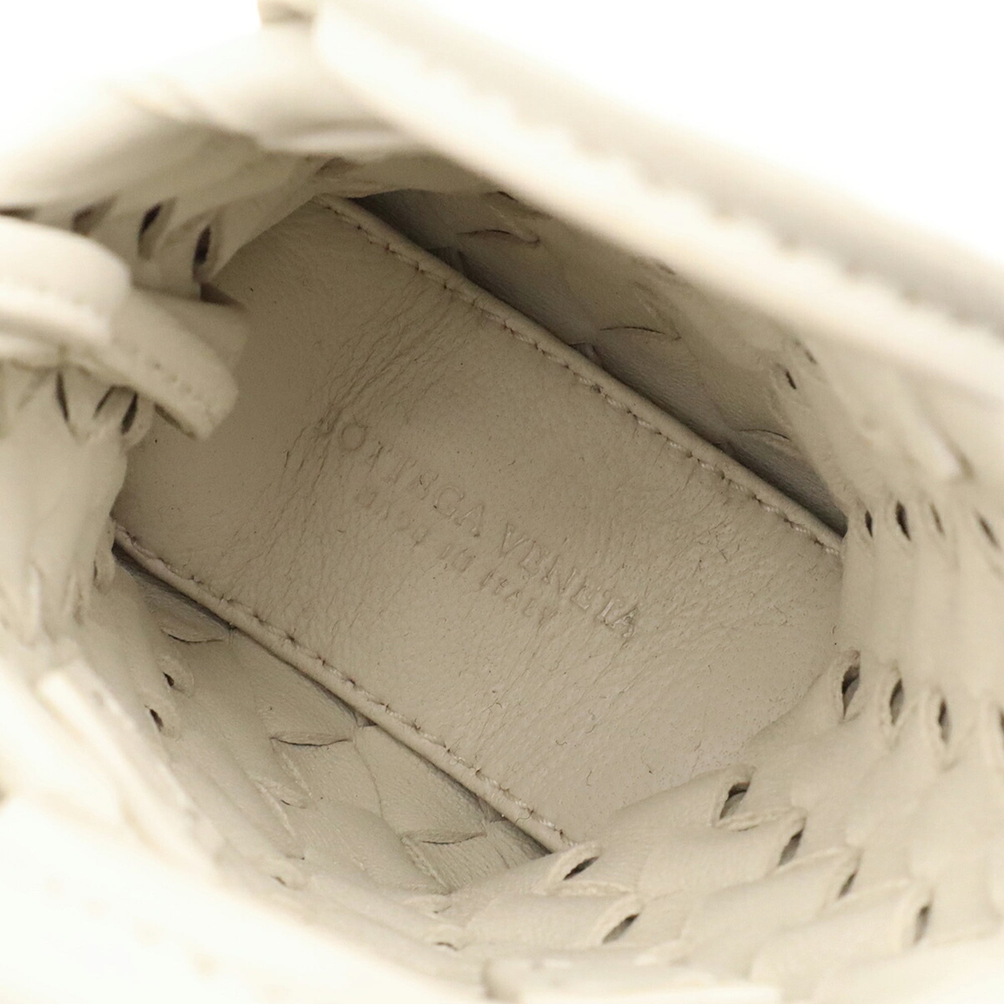 BOTTEGA VENETA Intrecciato Accessory Bag Charm Keychain Mini Pouch Leather Off-White — Like New