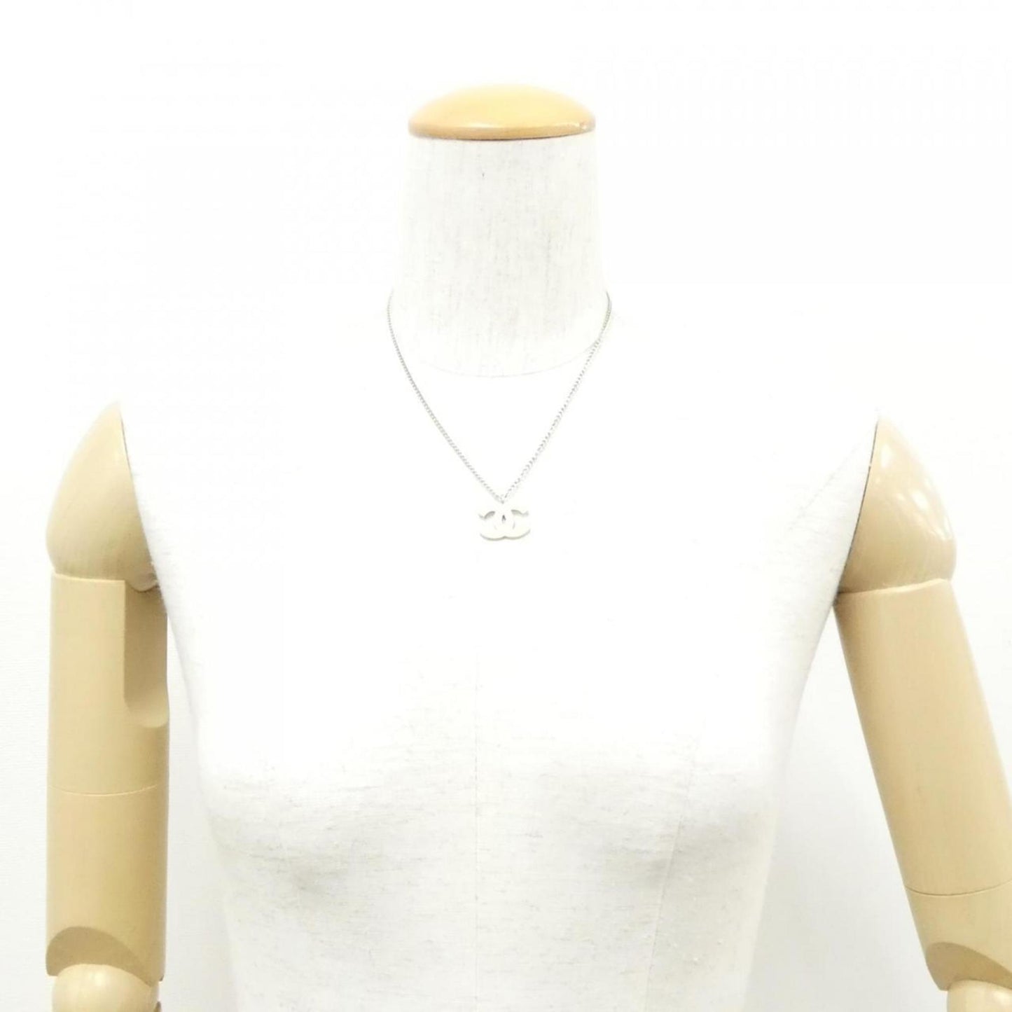 Chanel 24659 necklace