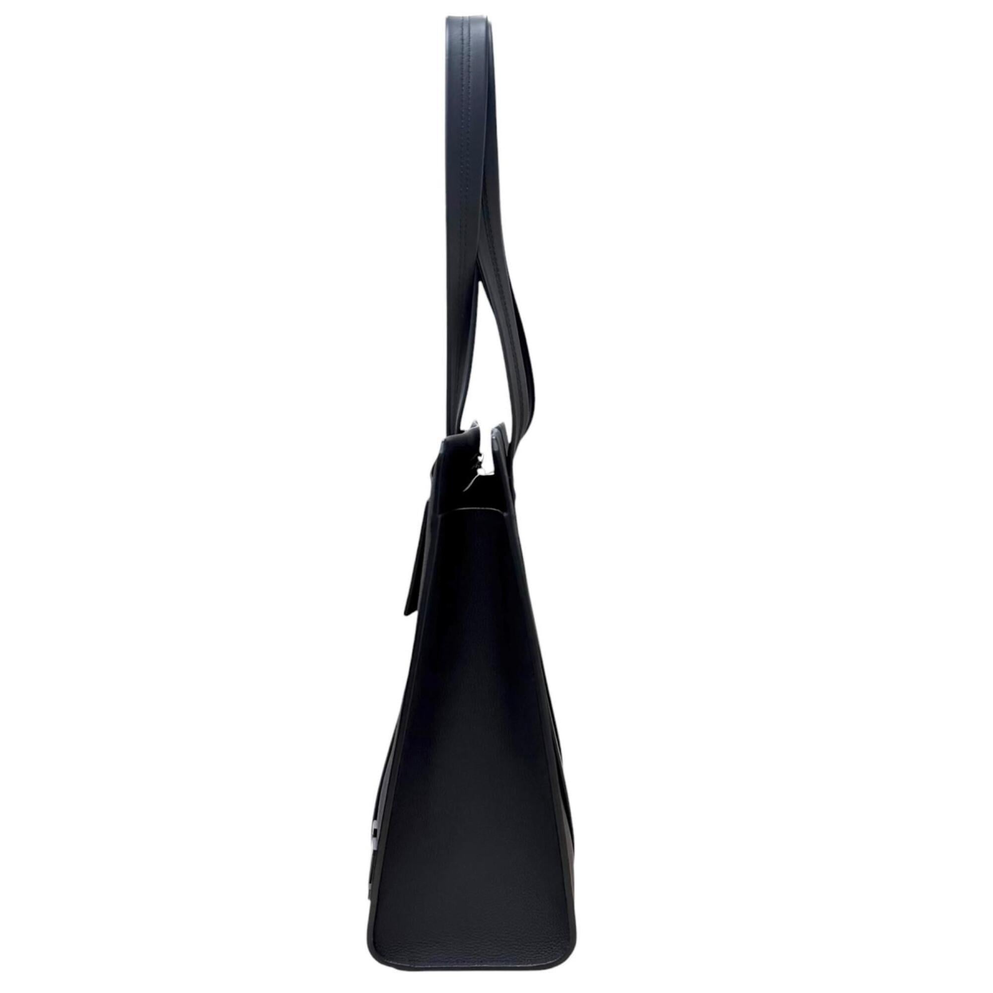 LOUIS VUITTON M57308 LV Aerogram Takeoff Leather Tote Bag, Black, Made in Spain, Men's, Comes with Box and Dust Fits A4 Size — Like New