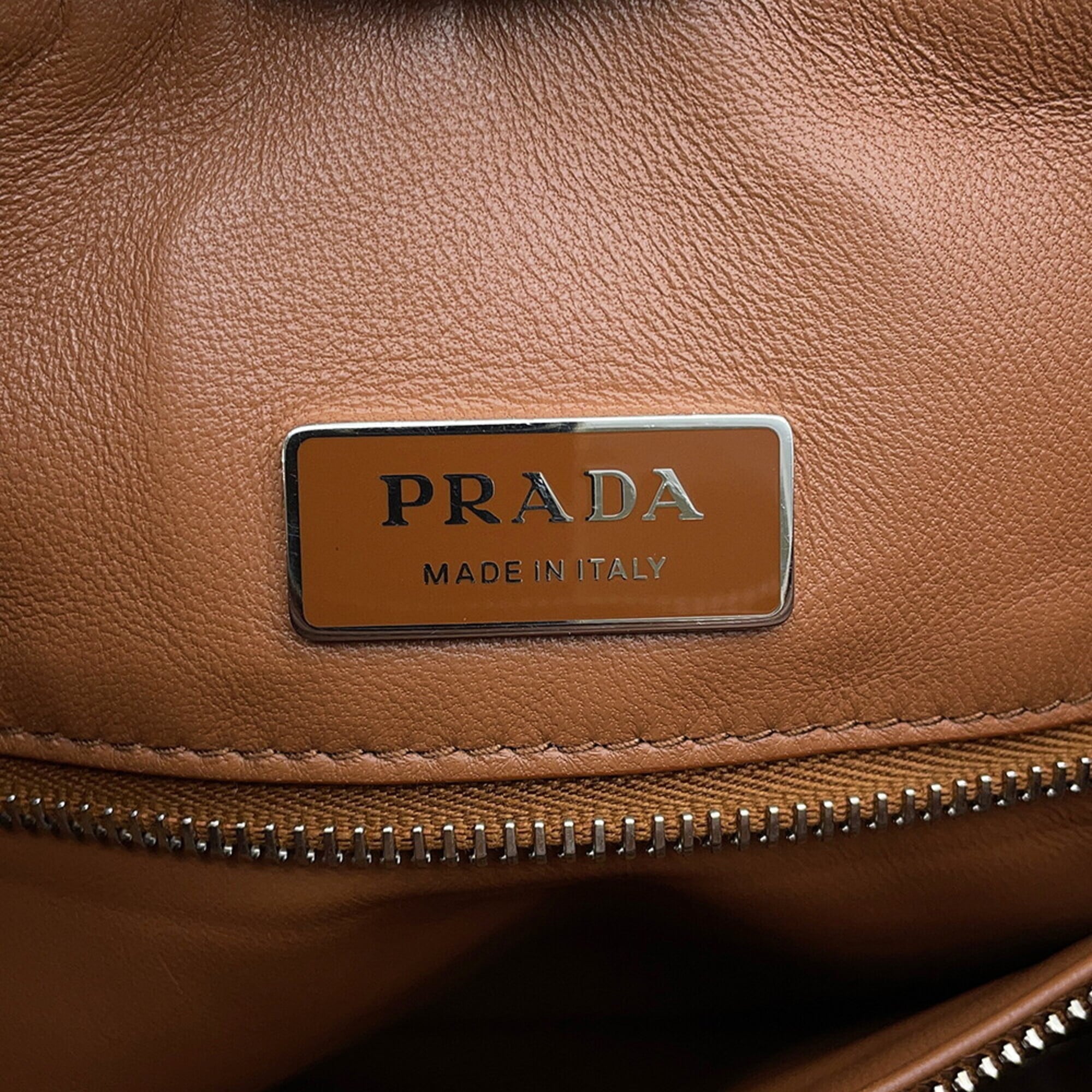 Prada shoulder bag Vitello Daino grain leather 2VH182 PRADA handbag — Like New