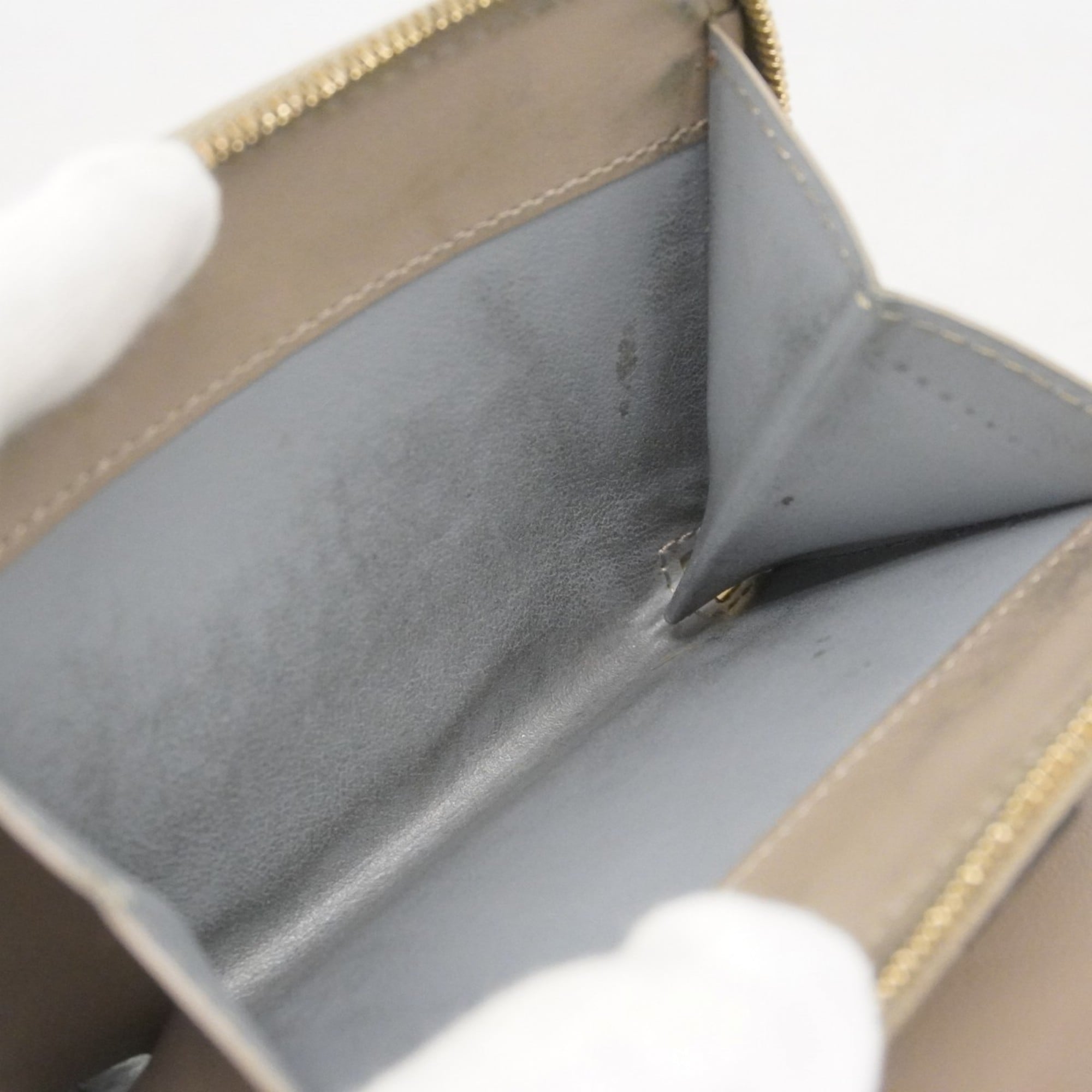 Fendi beige leather wallet for women