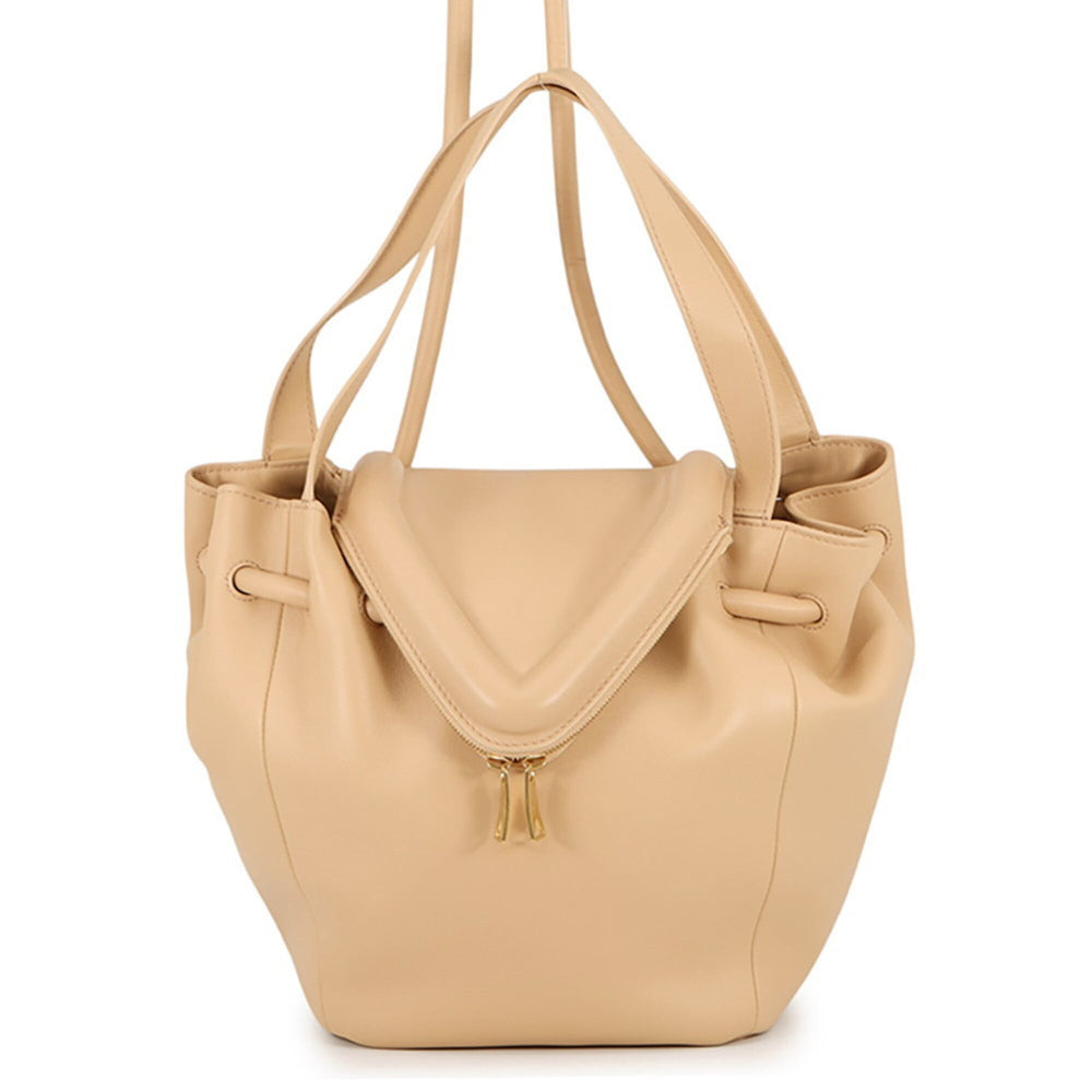 Bottega Veneta handbag, Beak leather, 666531. (BOTTEGA VENETA) — Like New