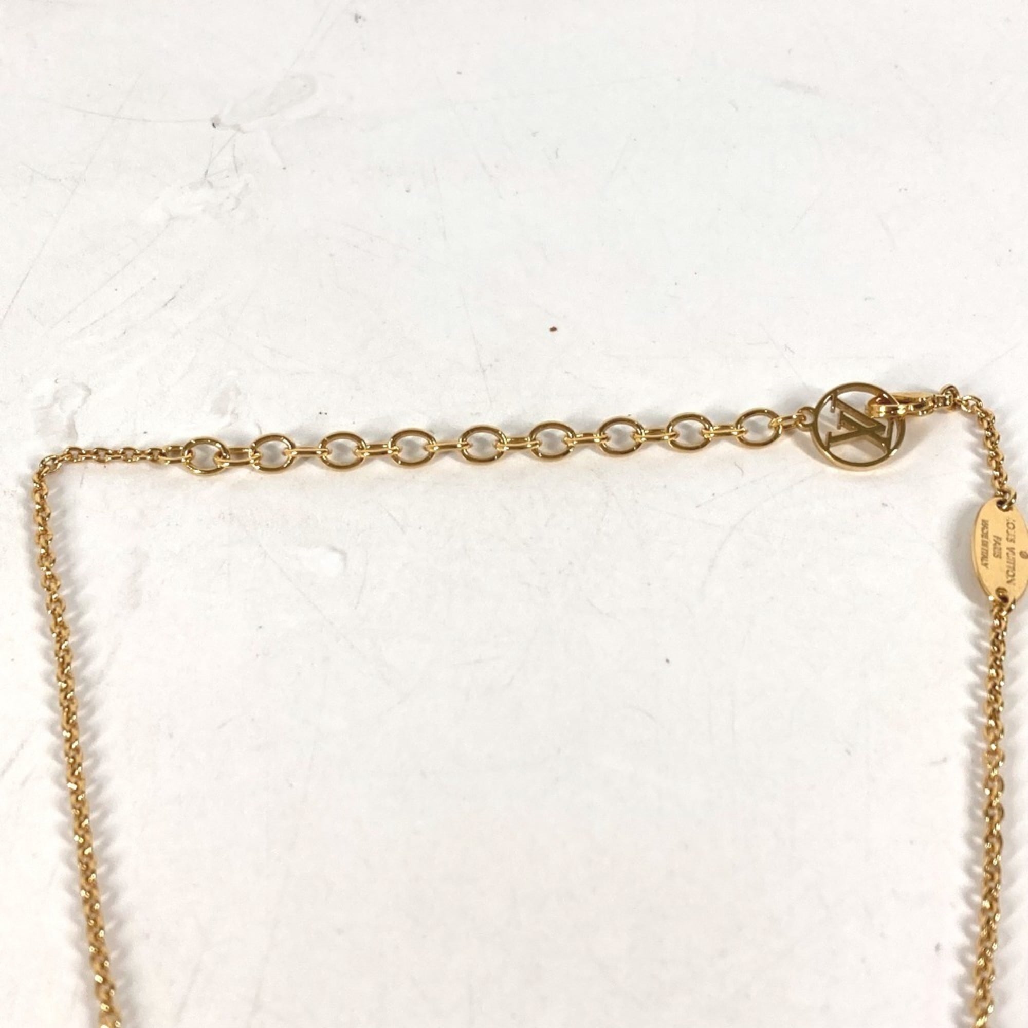 LOUIS VUITTON M69618 Chain Essential V Pearl Accessory Necklace Metal Women's Gold — Like New