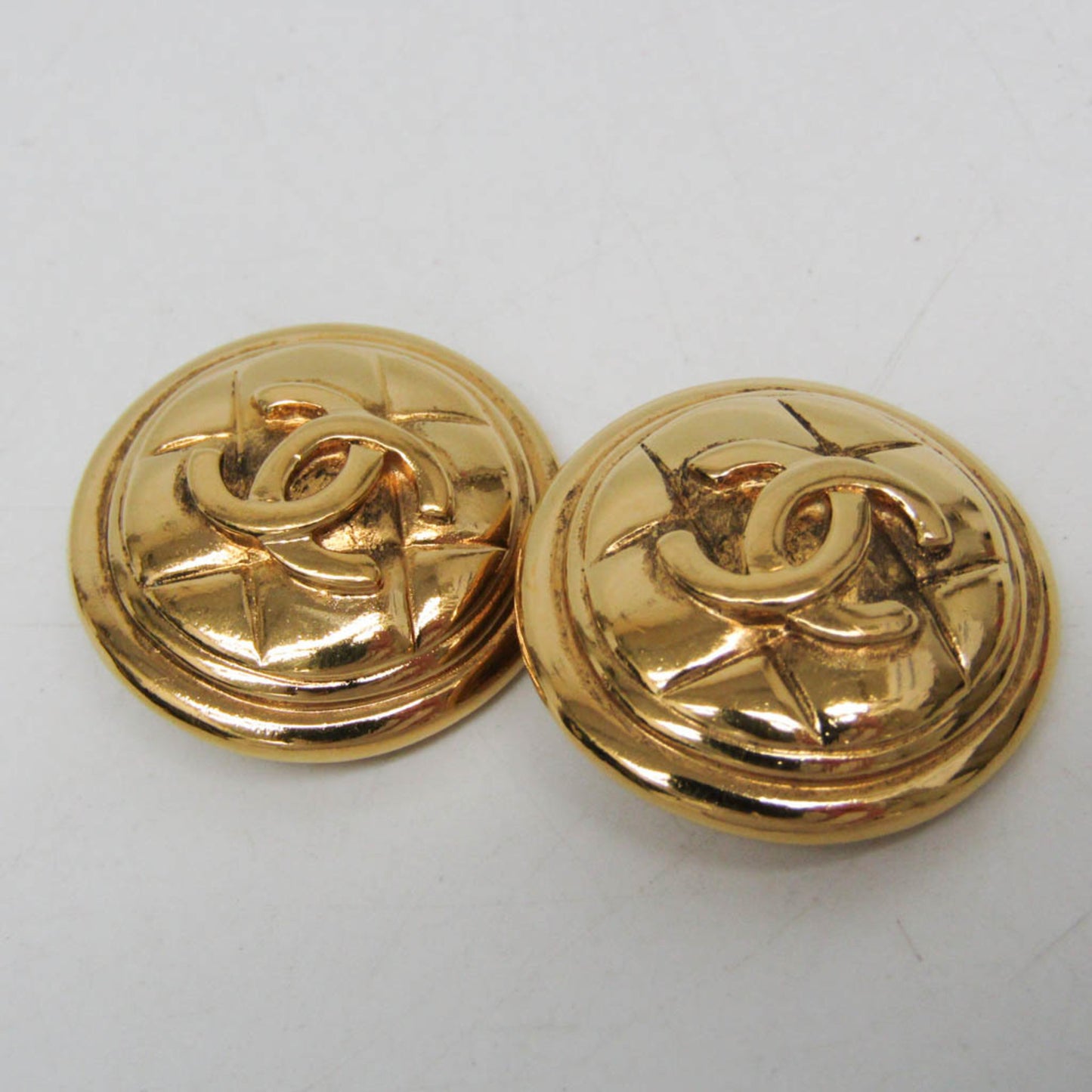 Chanel Matelasse COCO Mark Vintage Earrings No Stone Gold Plating Clip Earrings Gold