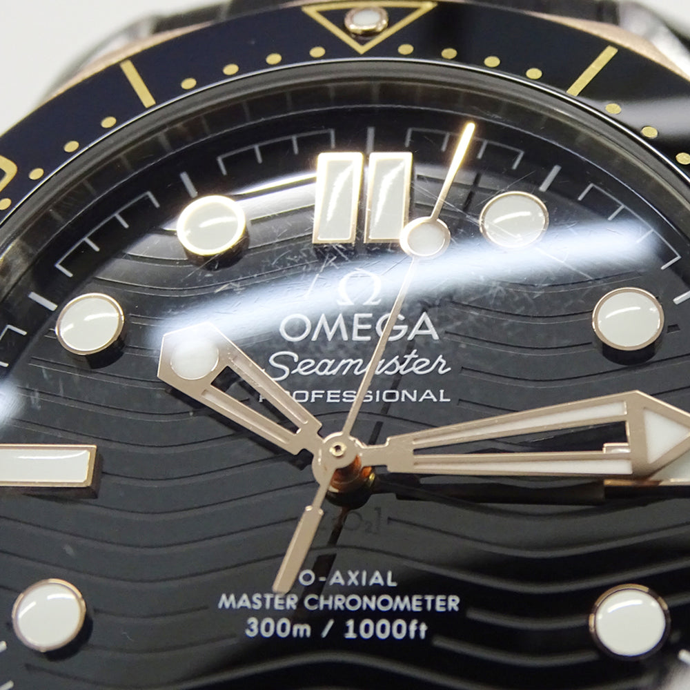 Omega Seamaster 210.22.42.20.01.002 Men's Watch, Brand: Diver, 300m Water Resistant, Date, Automatic Movement, Sedna Gold, Stainless Steel (SS), Rubber Strap, Open Caseback — Good