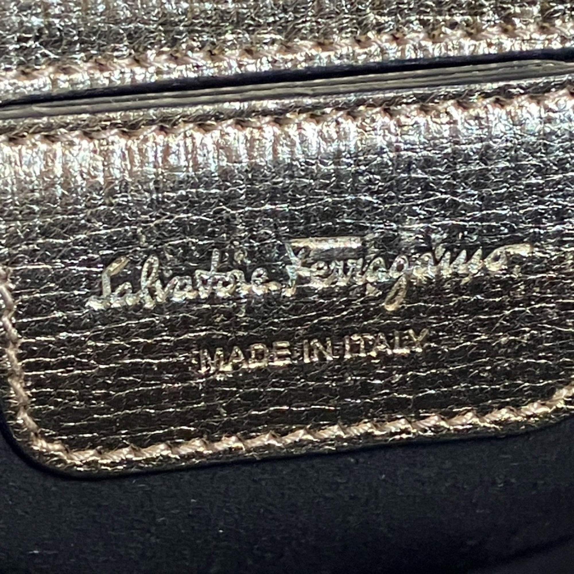 Salvatore Ferragamo Vara Ribbon Camera Shoulder Bag AU-21 H498 Gold Color Women's — Like New