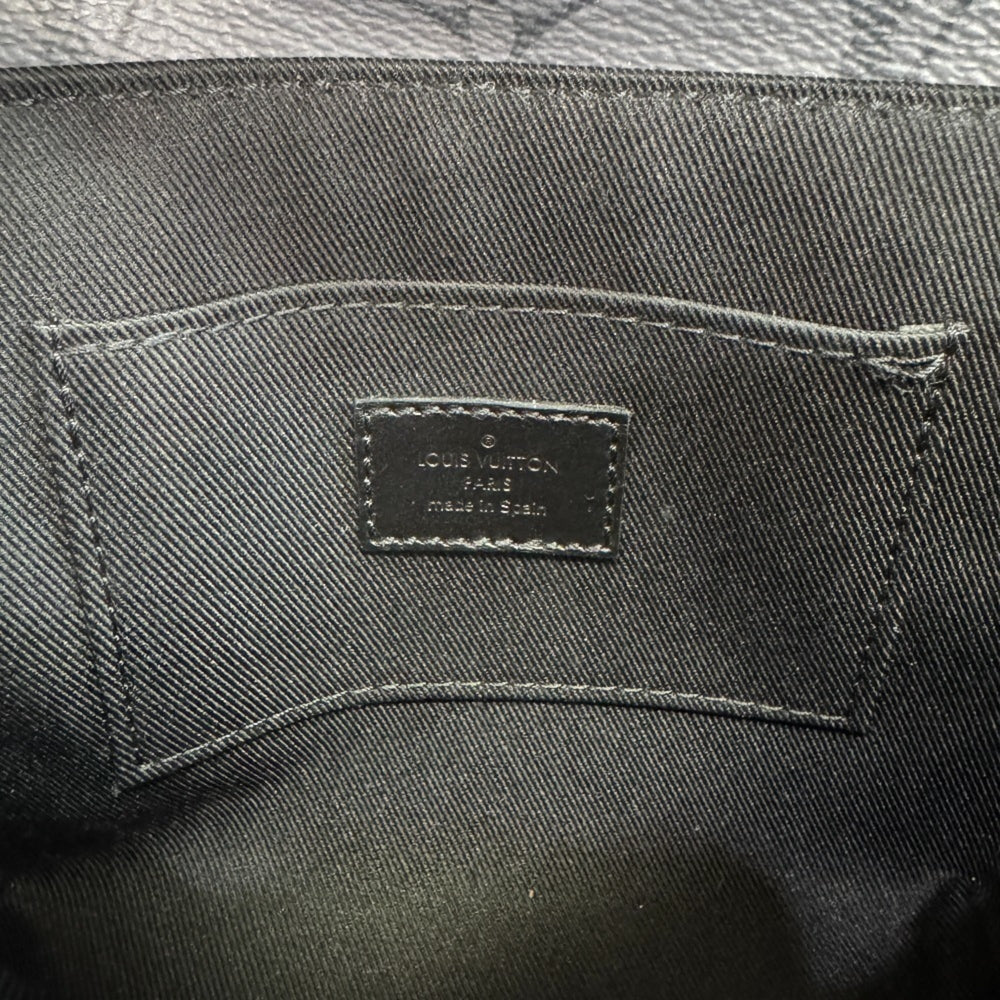 LOUIS VUITTON M12636 Pulse Wearable Wallet Pochette Smartphone Shoulder Bag, Monogram Eclipse, Black — New - Store Return