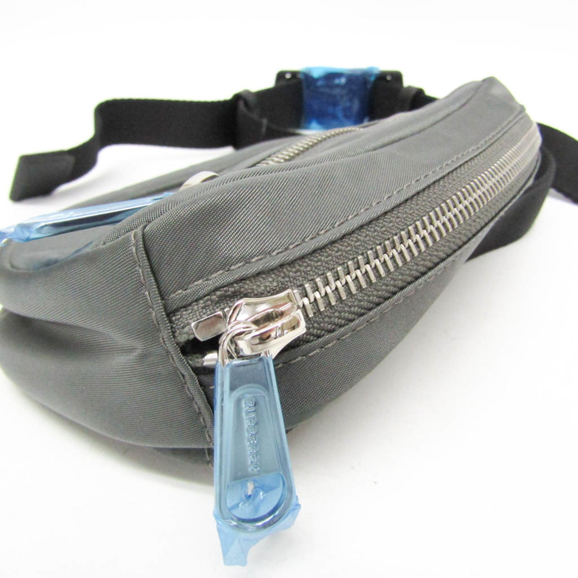 Burberry Canon 8052888 Men,Women Nylon Fanny Pack,Sling Bag Gray — Like New