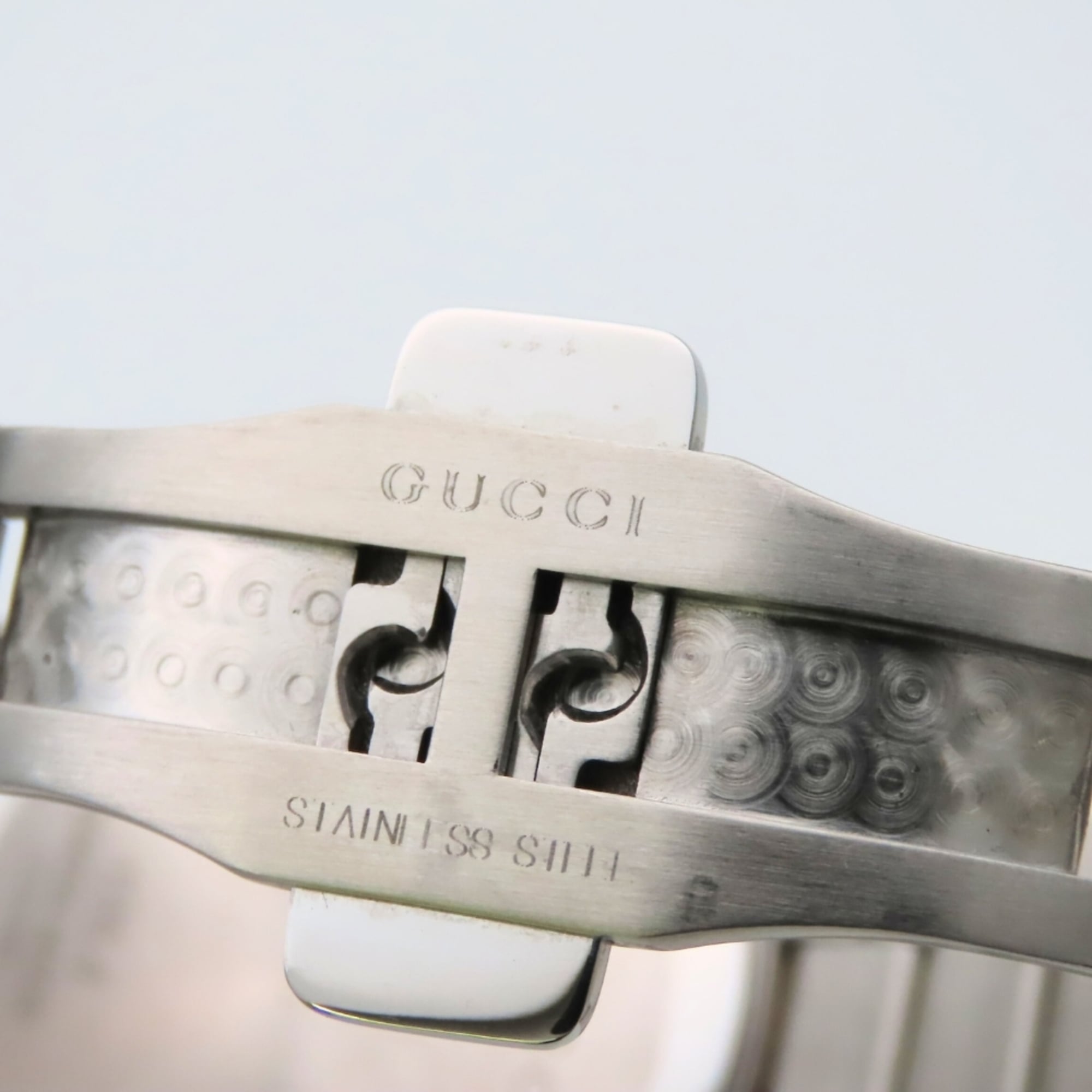 Gucci G-Timeless 126.4 SS Diamante Men's Watch GUCCI — Good