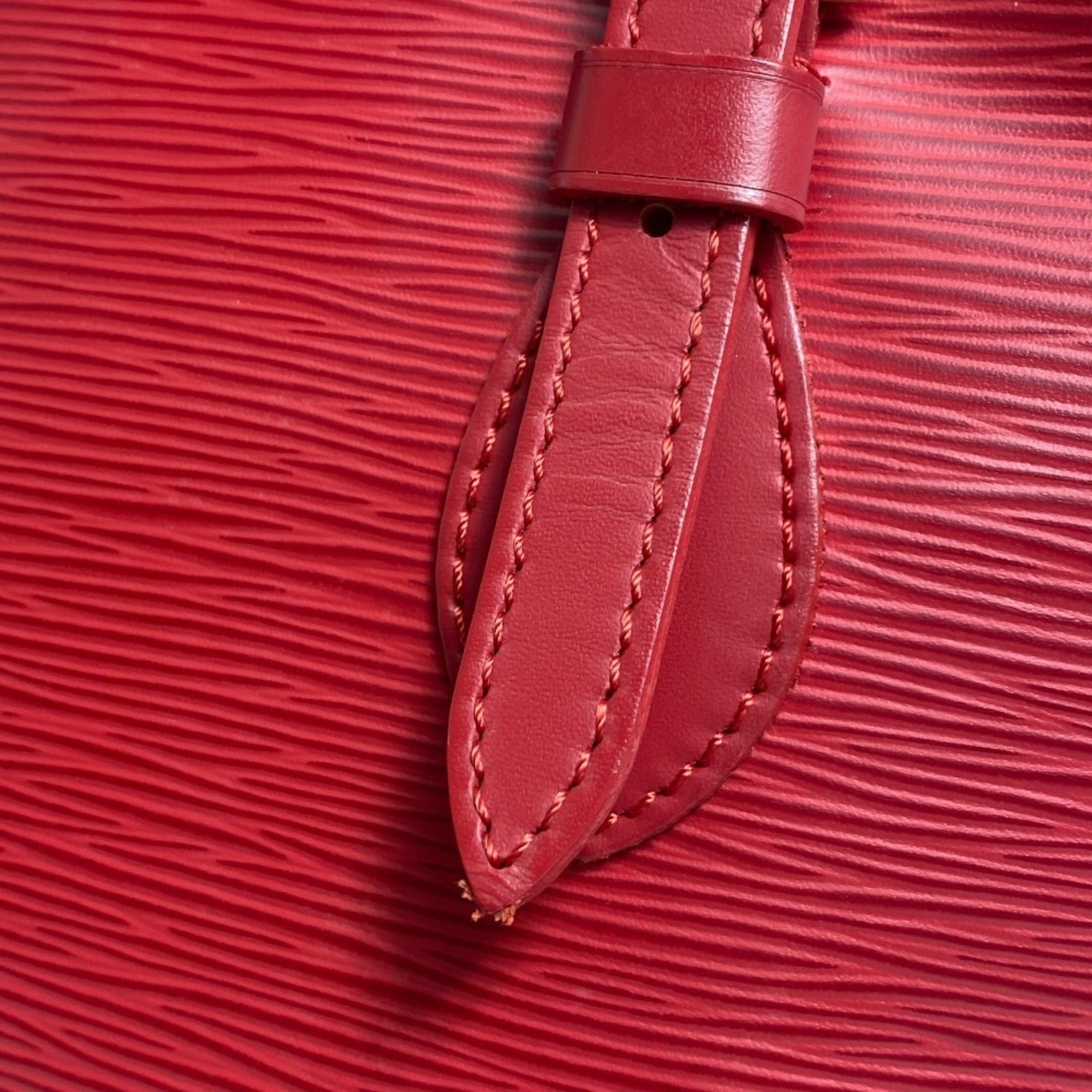 LOUIS VUITTON M5899E Epi Petite Bucket PM Bucket-Shaped Shoulder Bag in Leather, Women's, Rouge Red — Like New