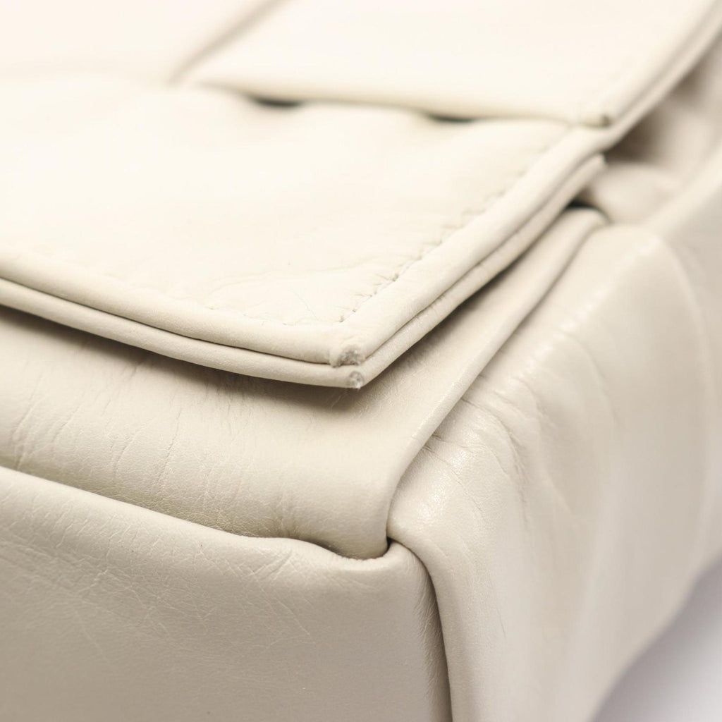 Bottega Veneta The Stretch Cassette Maxi Intrecciato Waist Bag in Ivory Leather for Men and Women